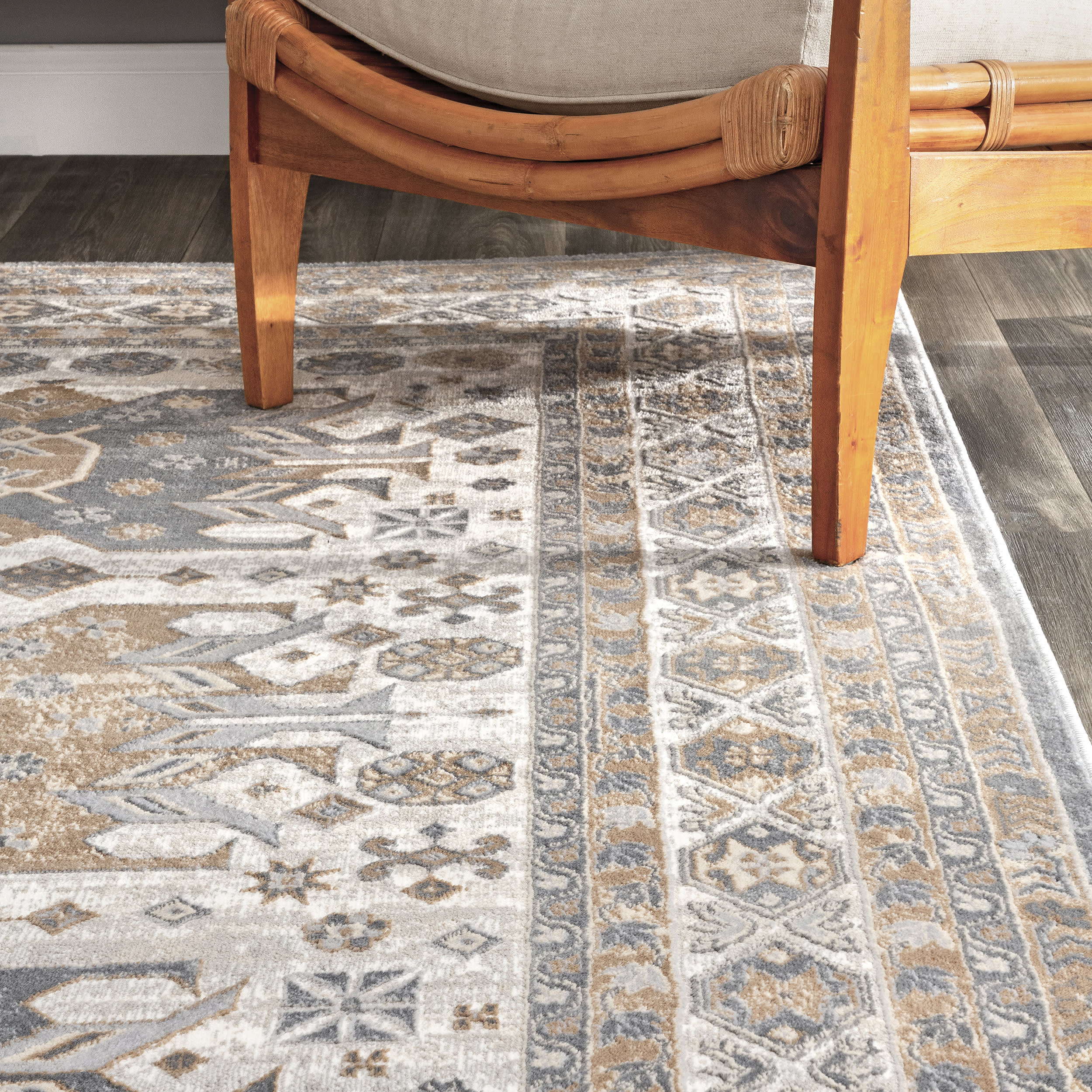 Flowery Medallion Rug | Beige - Image 4