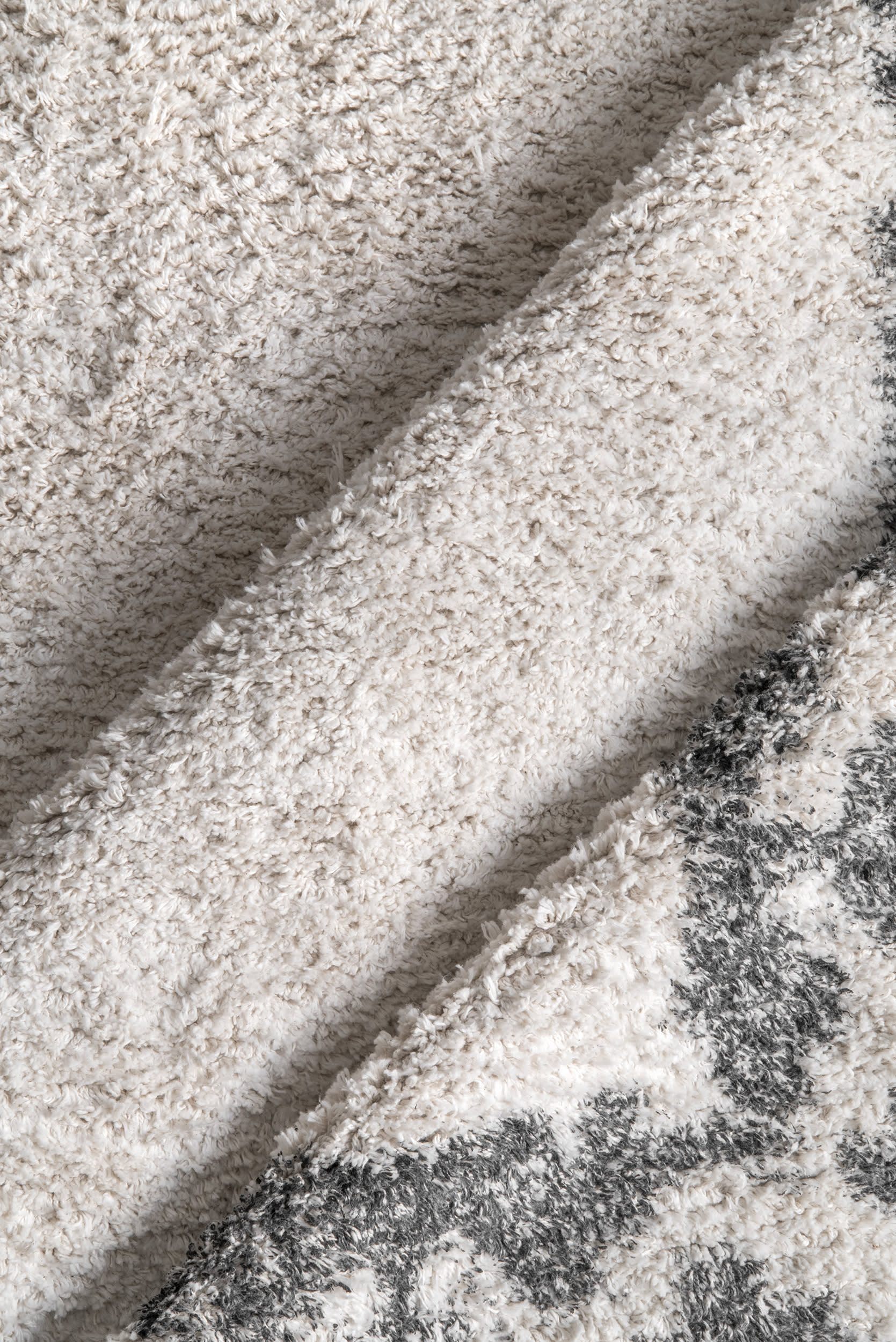 Fuzzy Diamond Border Tassel Flatweave Rug | Ivory - Image 5