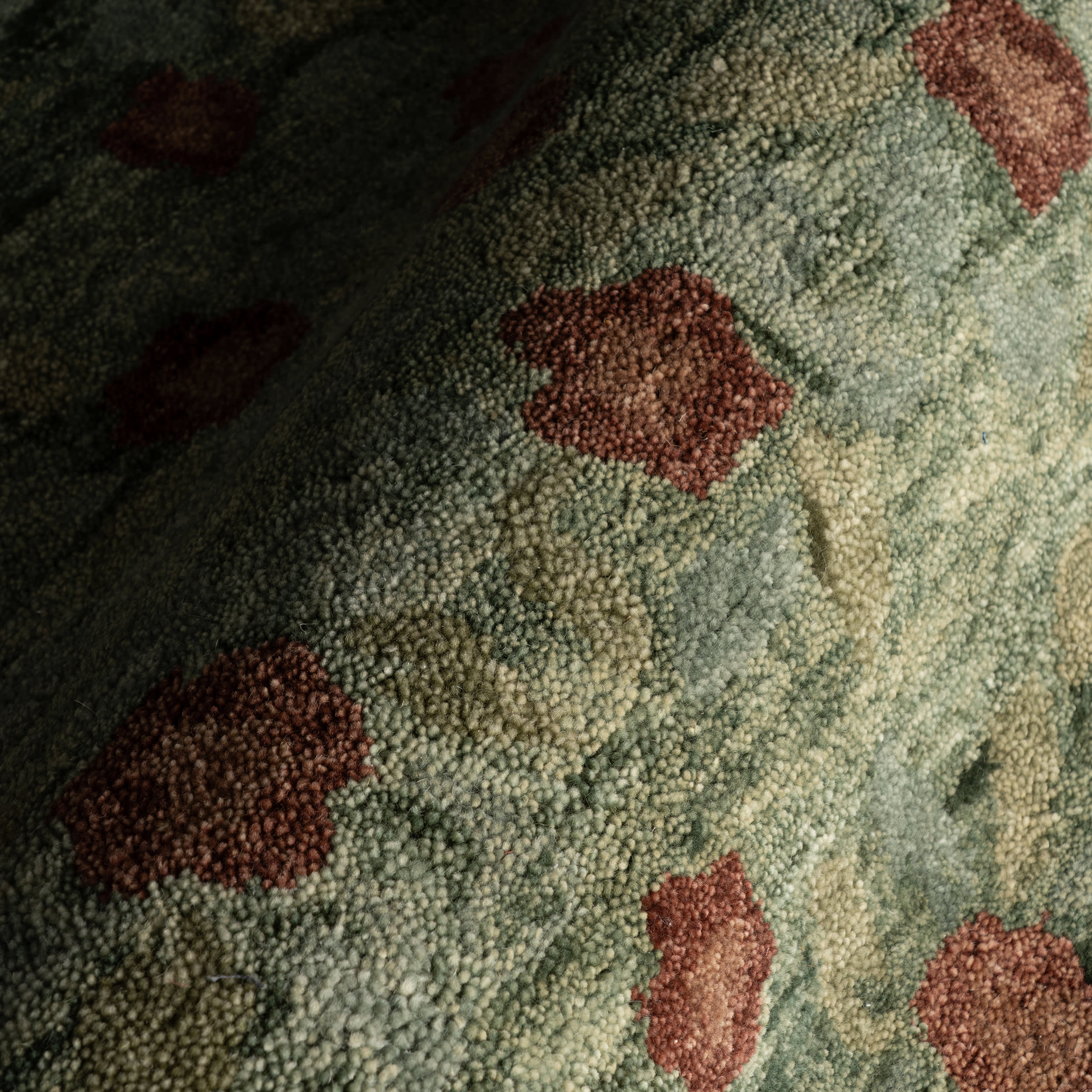 Genevive Modern Floral Wool Rug | Green - Image 7