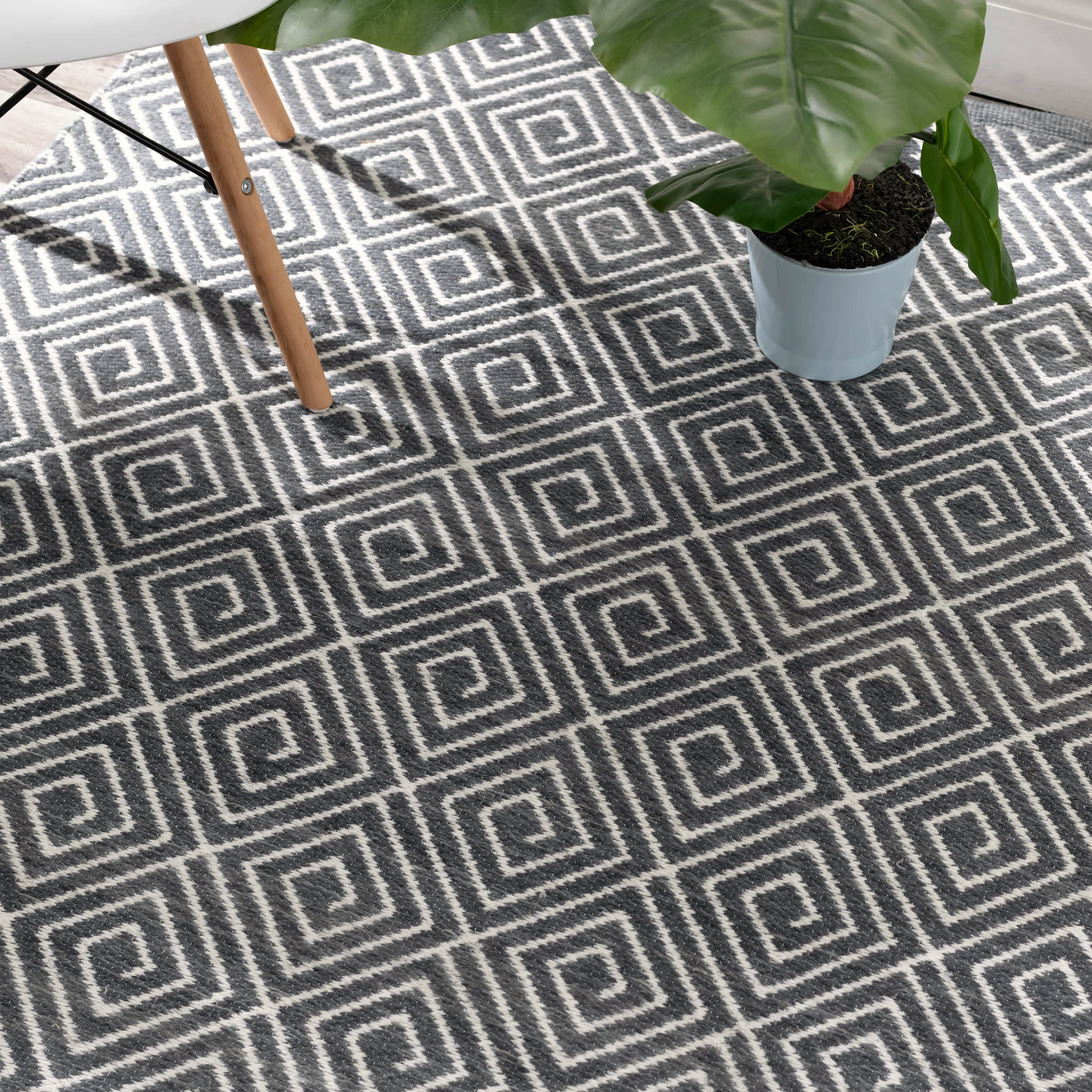 Geo Diamond Handwoven Wool Rug | Grey/Ivory - Image 3