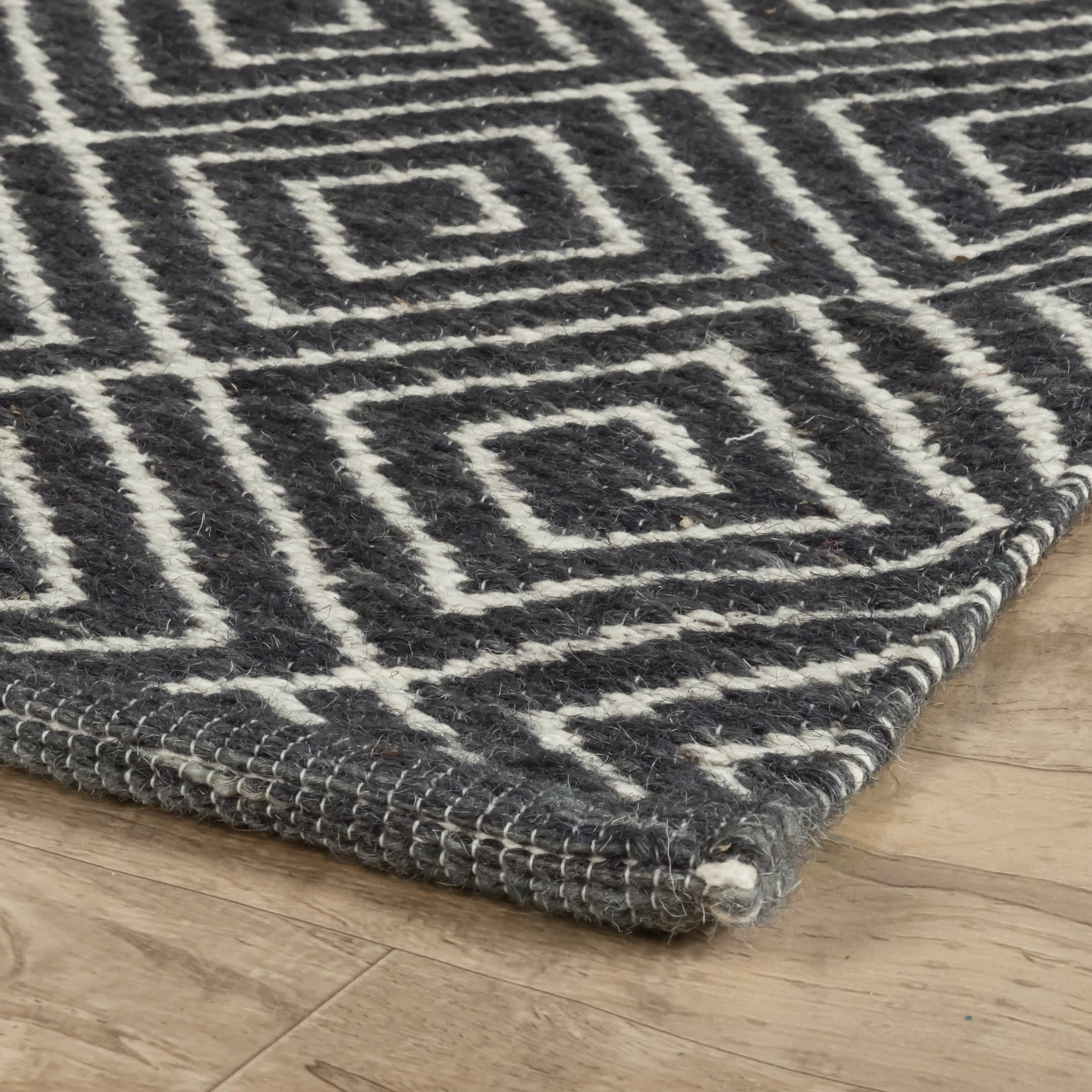 Geo Diamond Handwoven Wool Rug | Grey/Ivory - Image 5