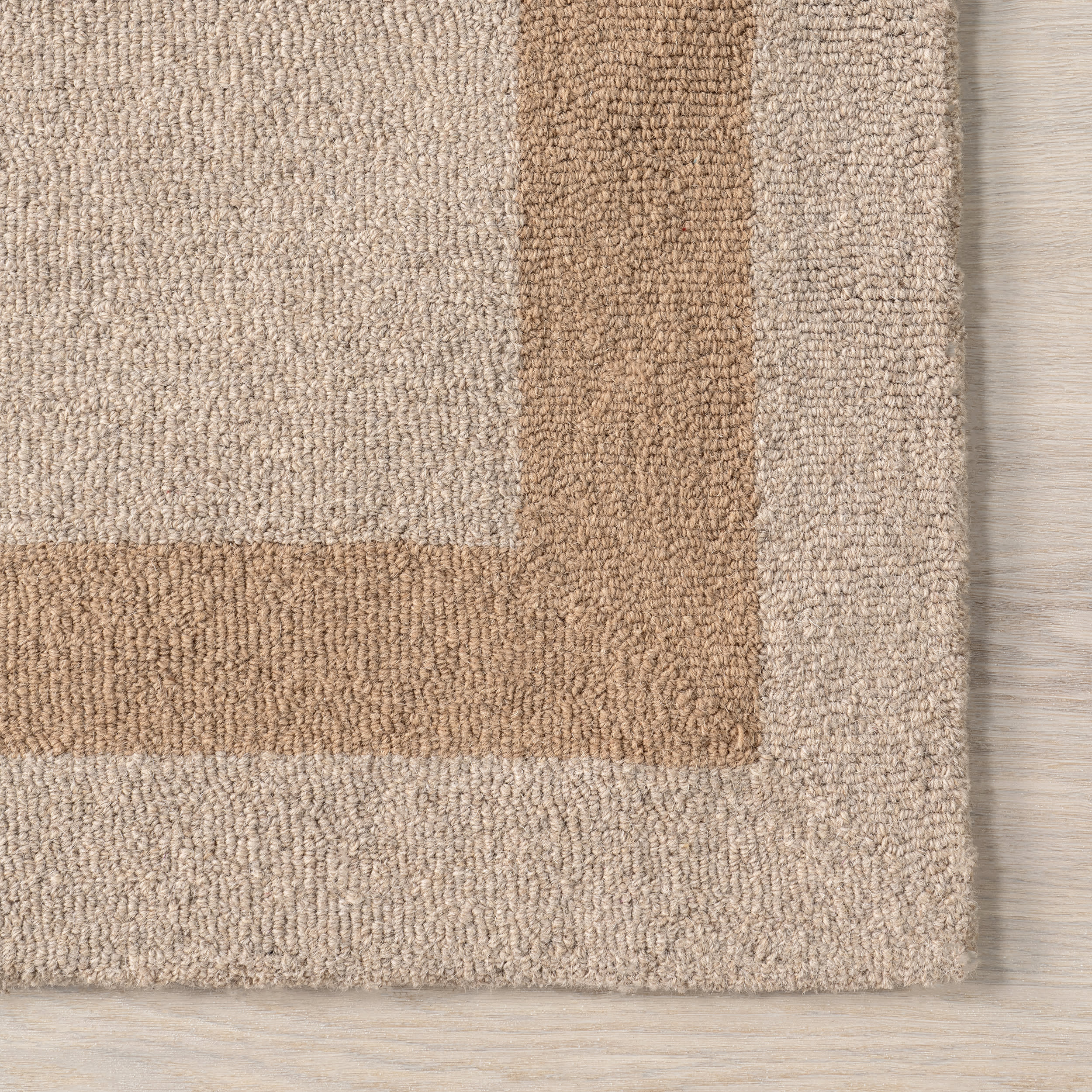 Gino Two-Tone Bordered Wool Rug | Beige - Image 3