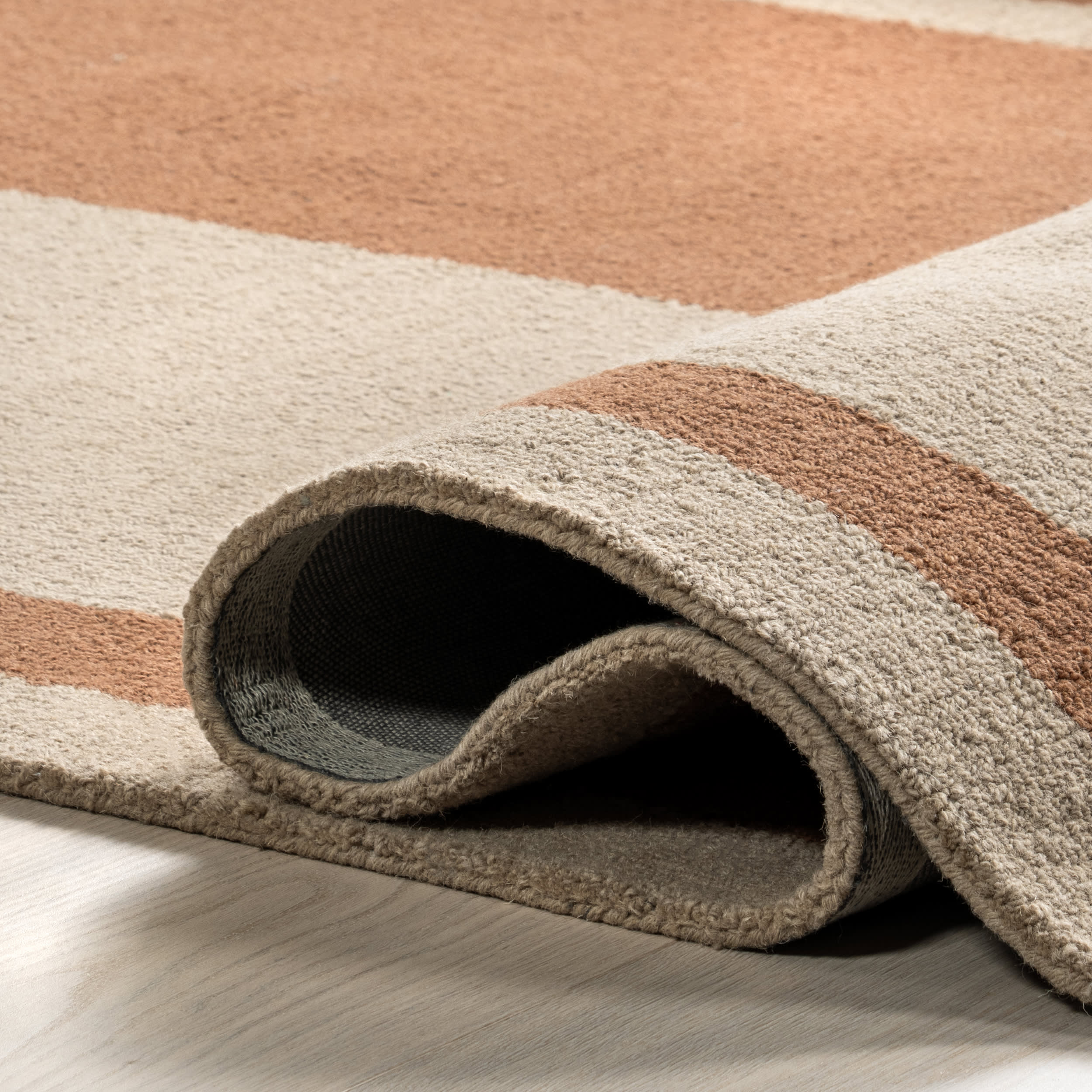 Gino Two-Tone Bordered Wool Rug | Rust - Image 6