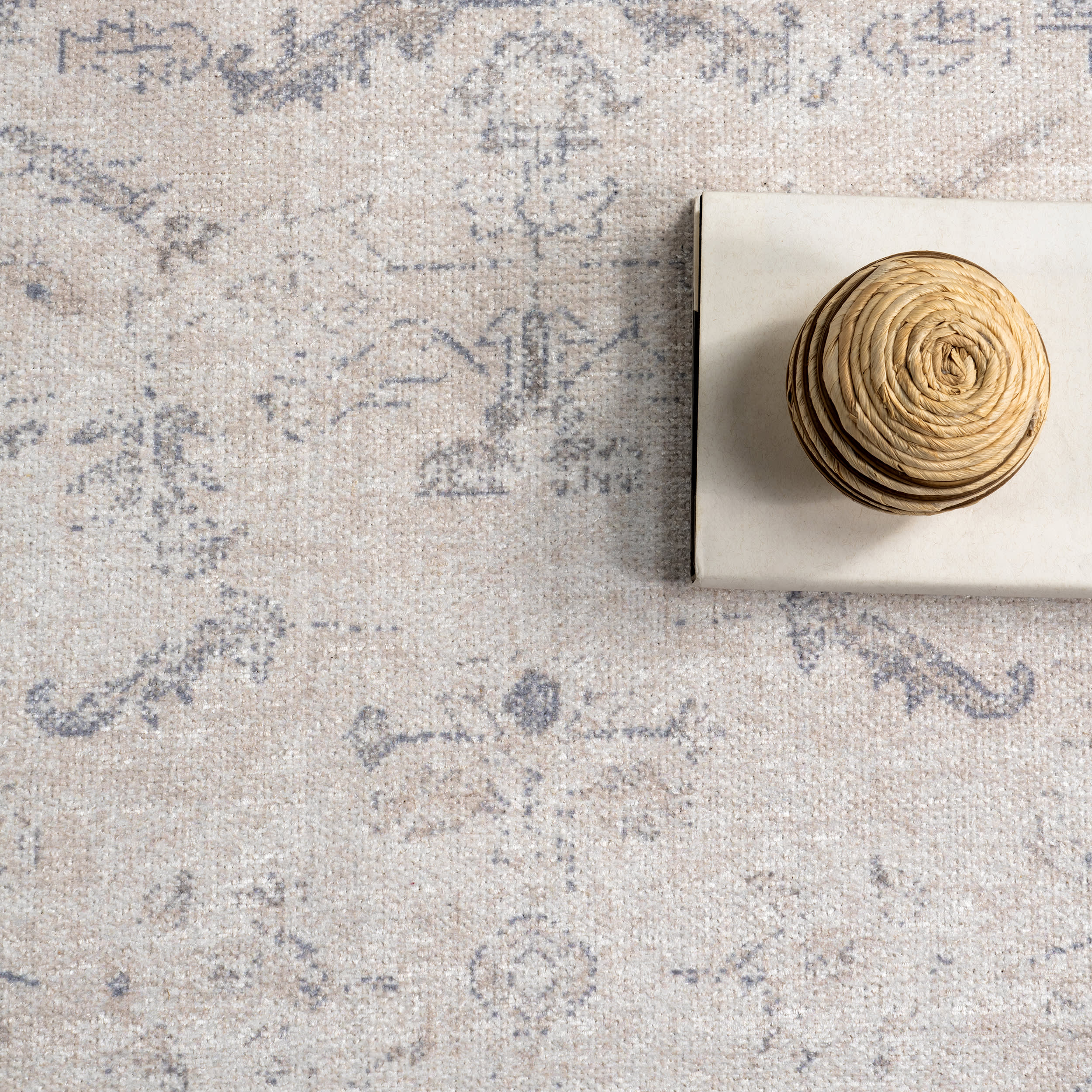 Gladys Fringed Vintage Medallion Washable Rug | Light Grey - Image 8