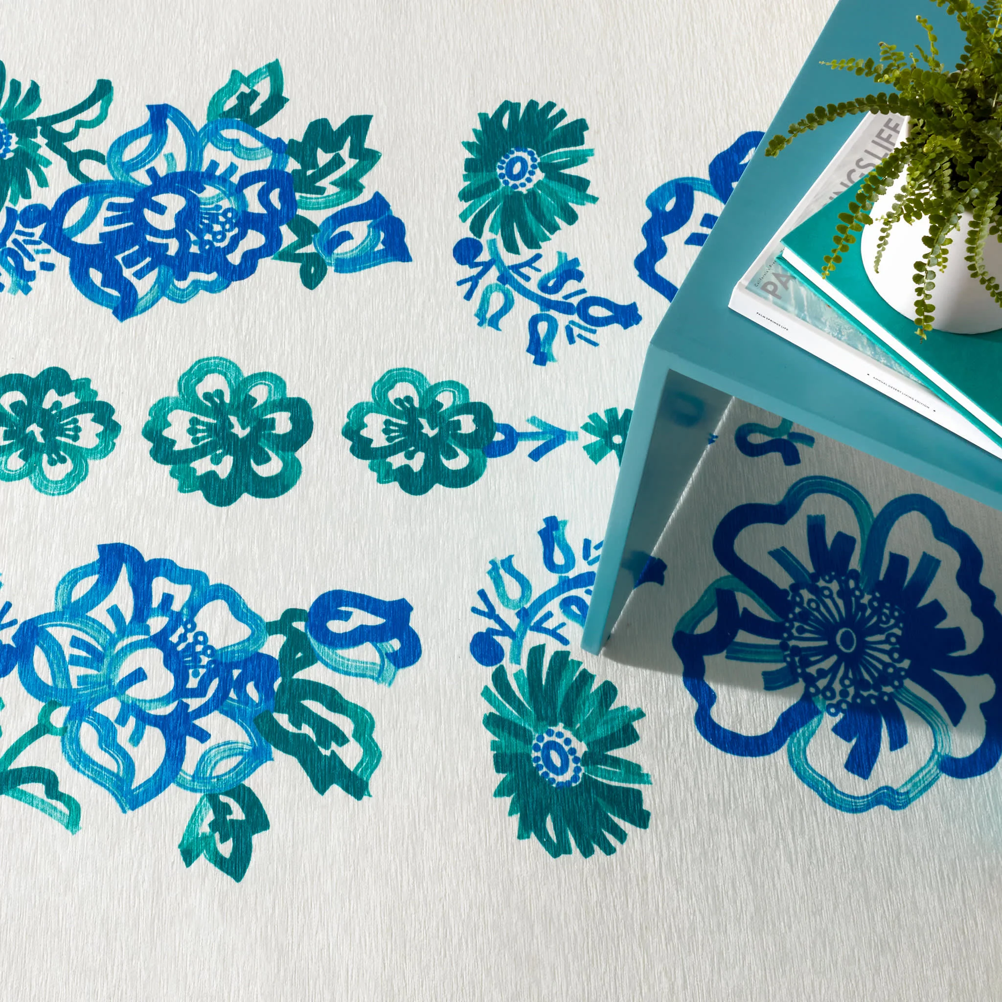 Graphic Gerbera Machine Washable Rug | Teal - Image 3