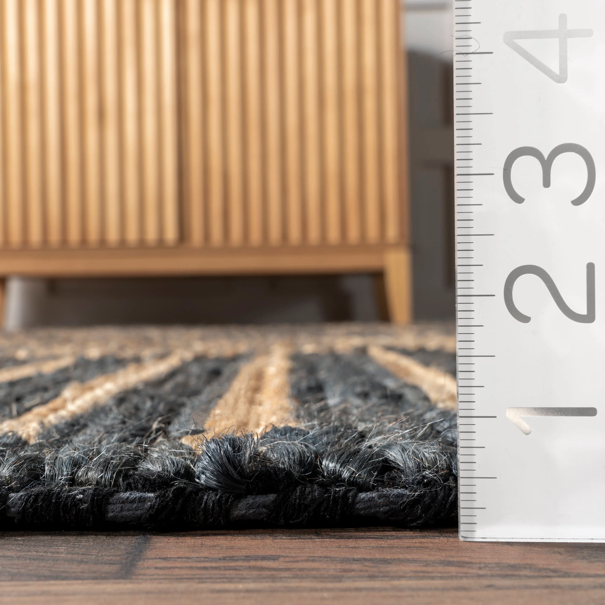 Grassland Handwoven Jute Rug | Black - Image 4