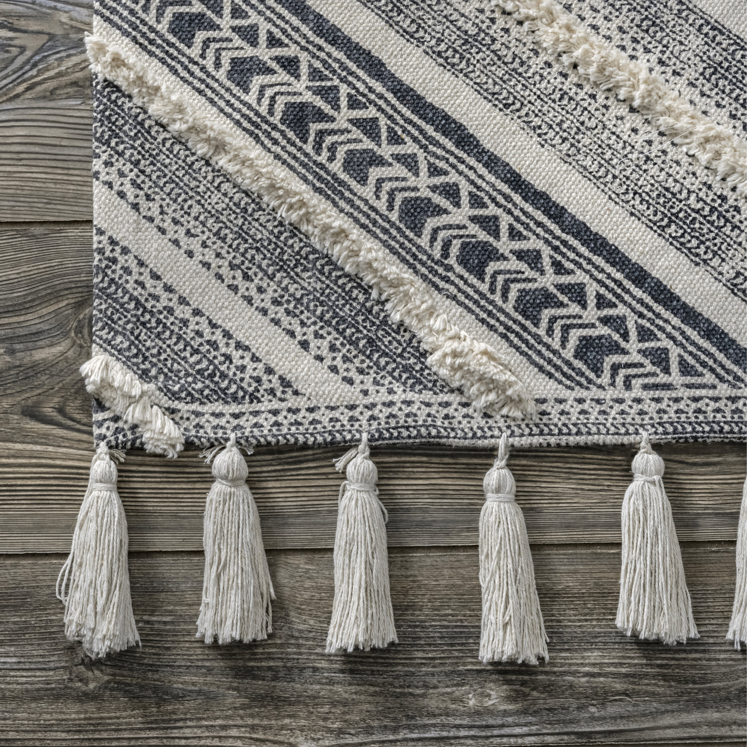 Greek Eye Trellis Rug | Grey - Image 3
