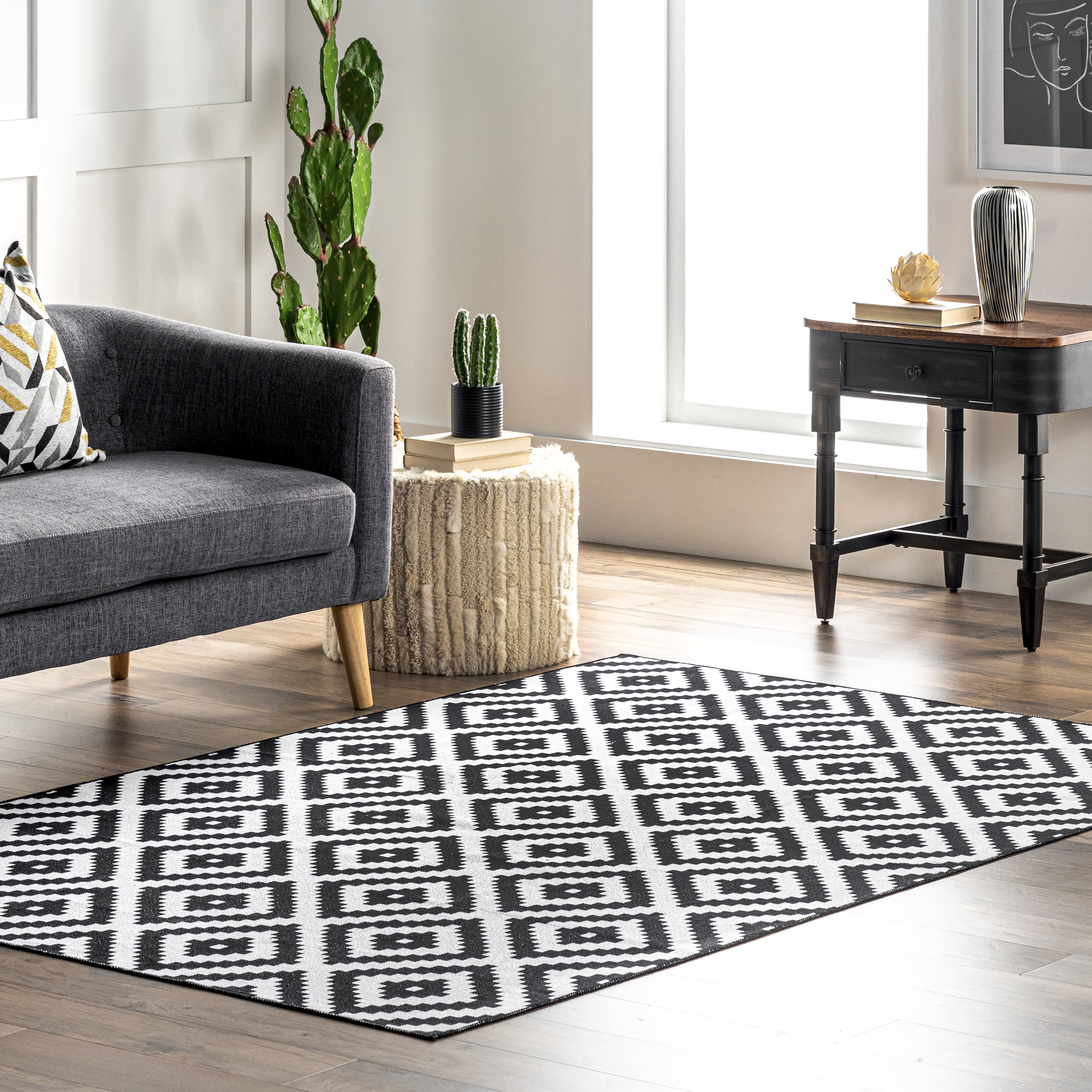 Greta Scandinavia Diamond Washable Rug | Black - Image 2