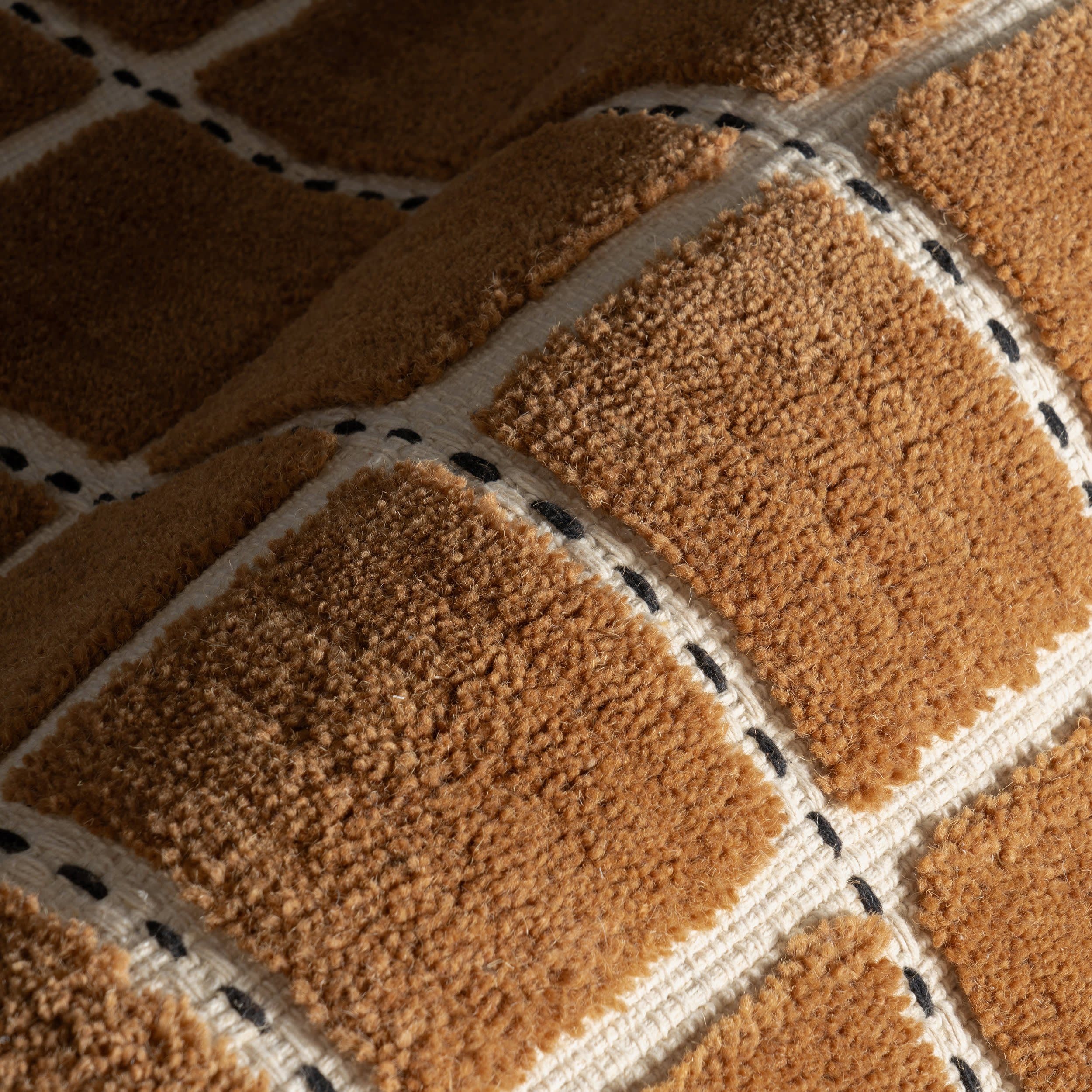 Gretchen Checked Wool Rug | Rust - Image 3