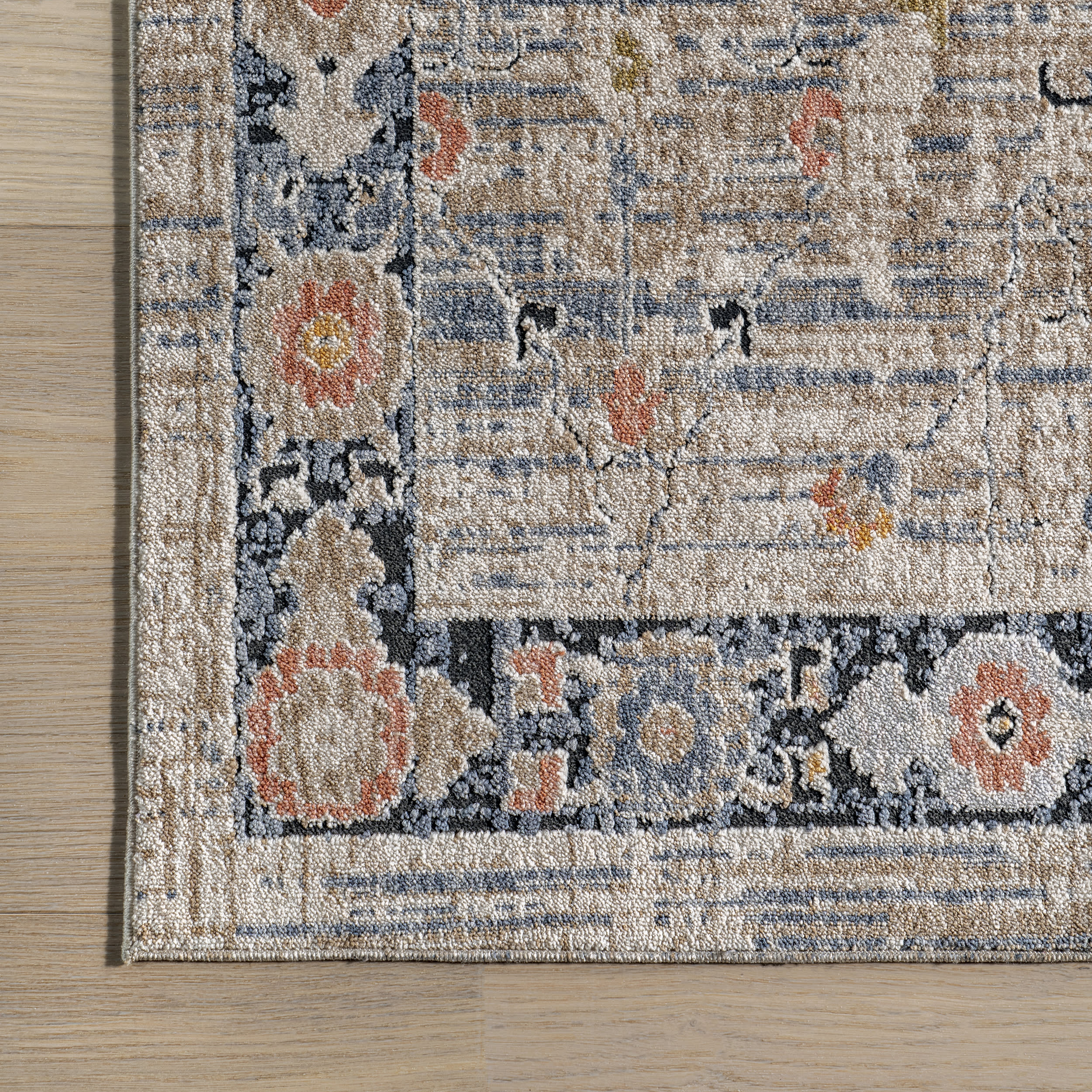 Halley Traditional Vintage Rug | Beige - Image 3
