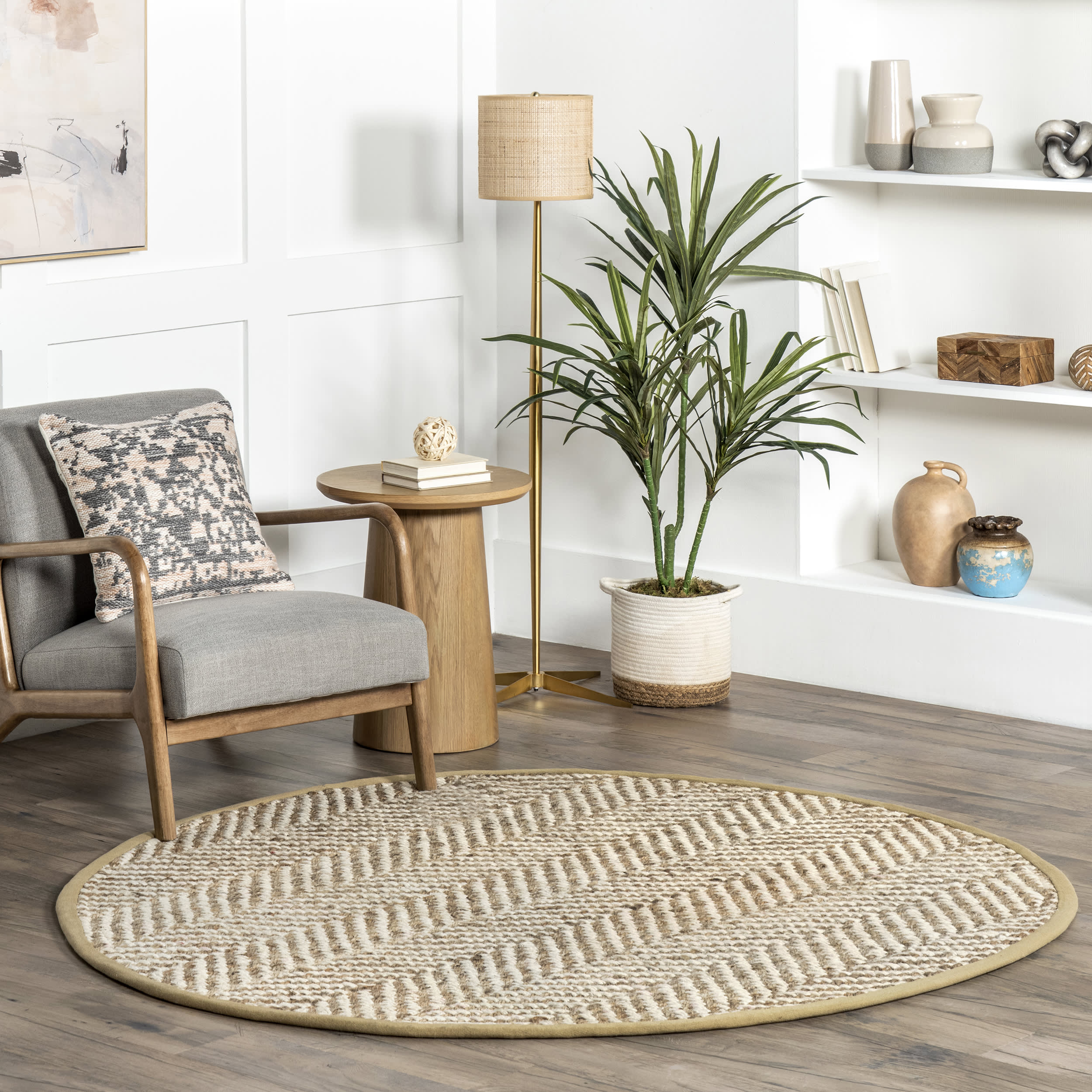 Handwoven Jute Jagged Chevron Rug | Off White - Image 2