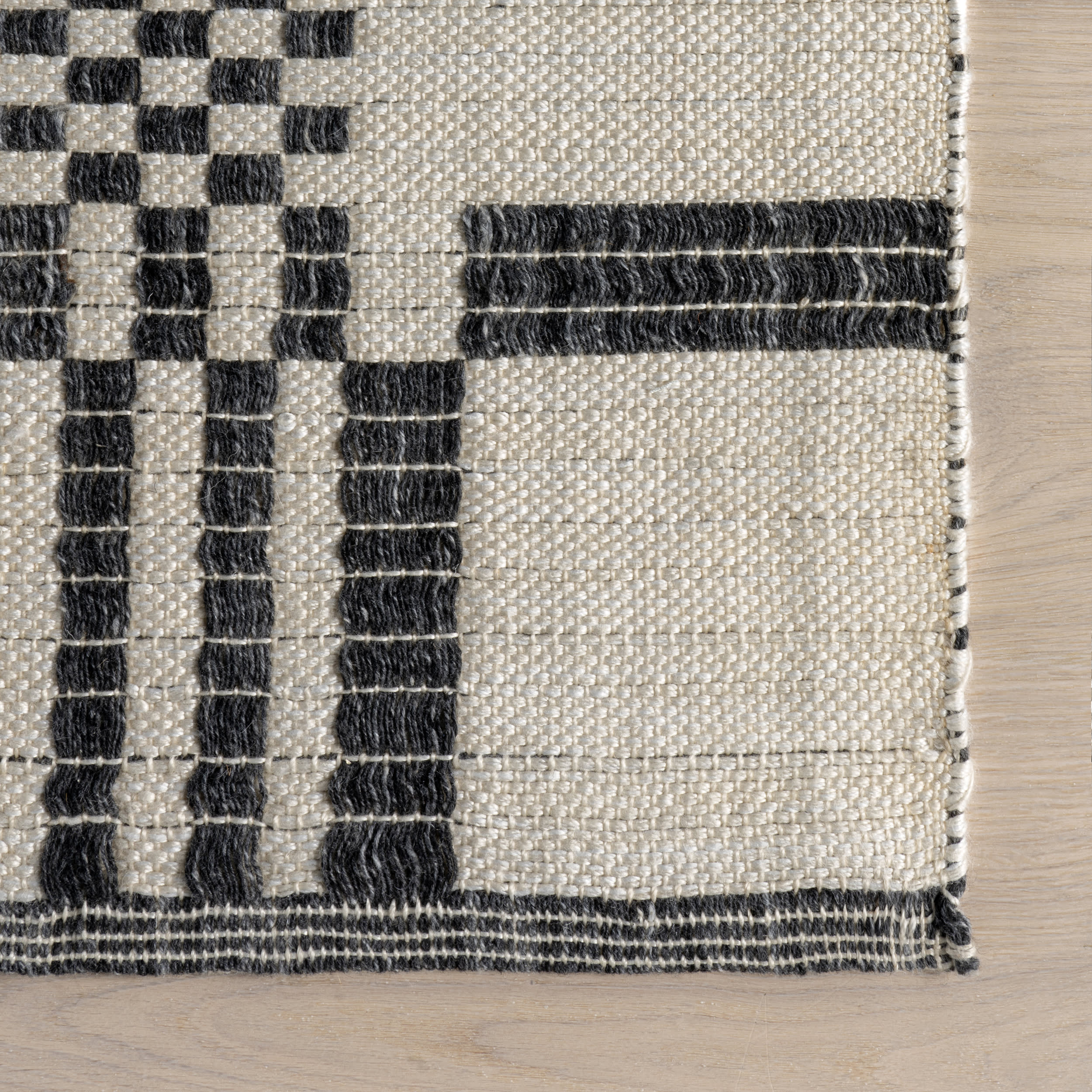 Hendo Geometric Rug | Grey - Image 4