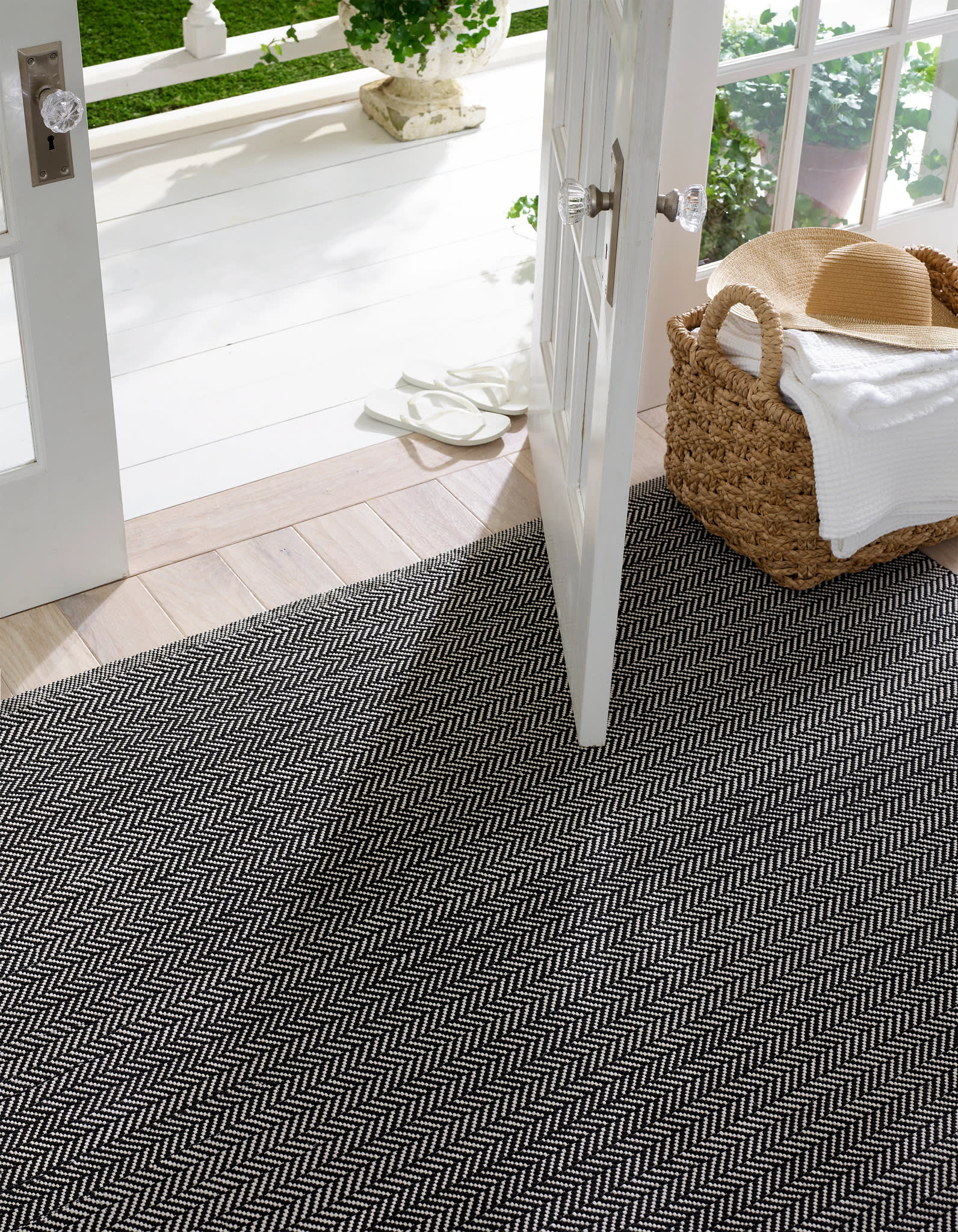 Herringbone Handwoven Indoor/Outdoor Rug | Black/Ivory - Image 3