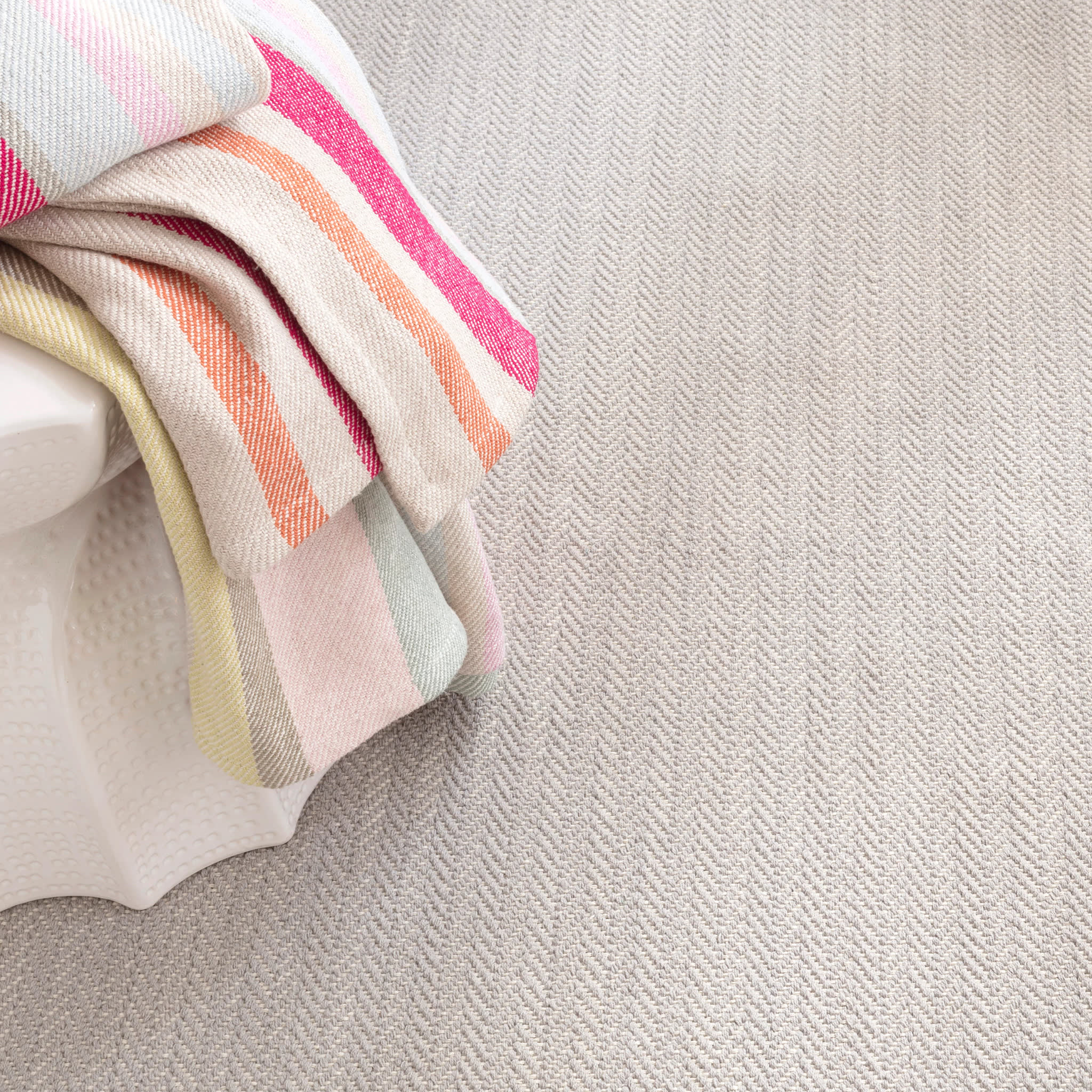 Herringbone Handwoven Cotton Rug | Dove Grey - Image 4