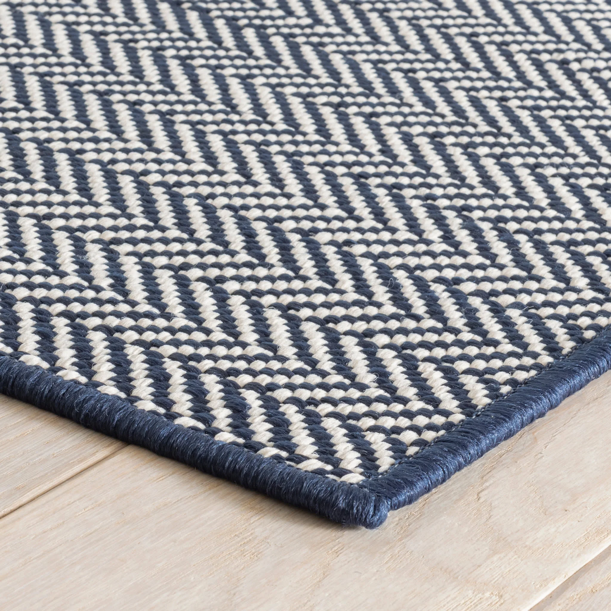 Herringbone Handwoven Indoor/Outdoor Custom Rug | Navy/Ivory - Image 4