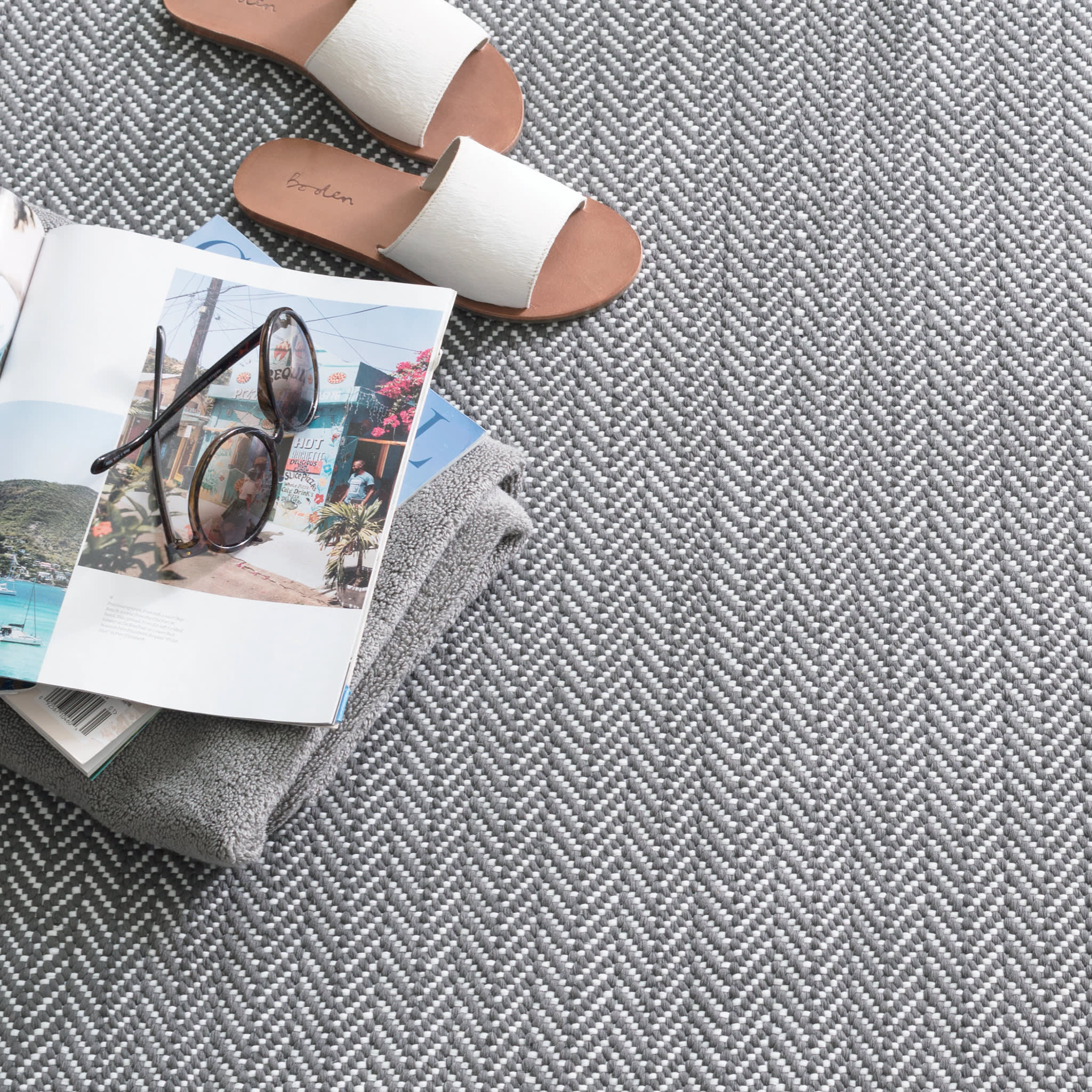 Herringbone Handwoven Indoor/Outdoor Rug | Shale/White - Image 4