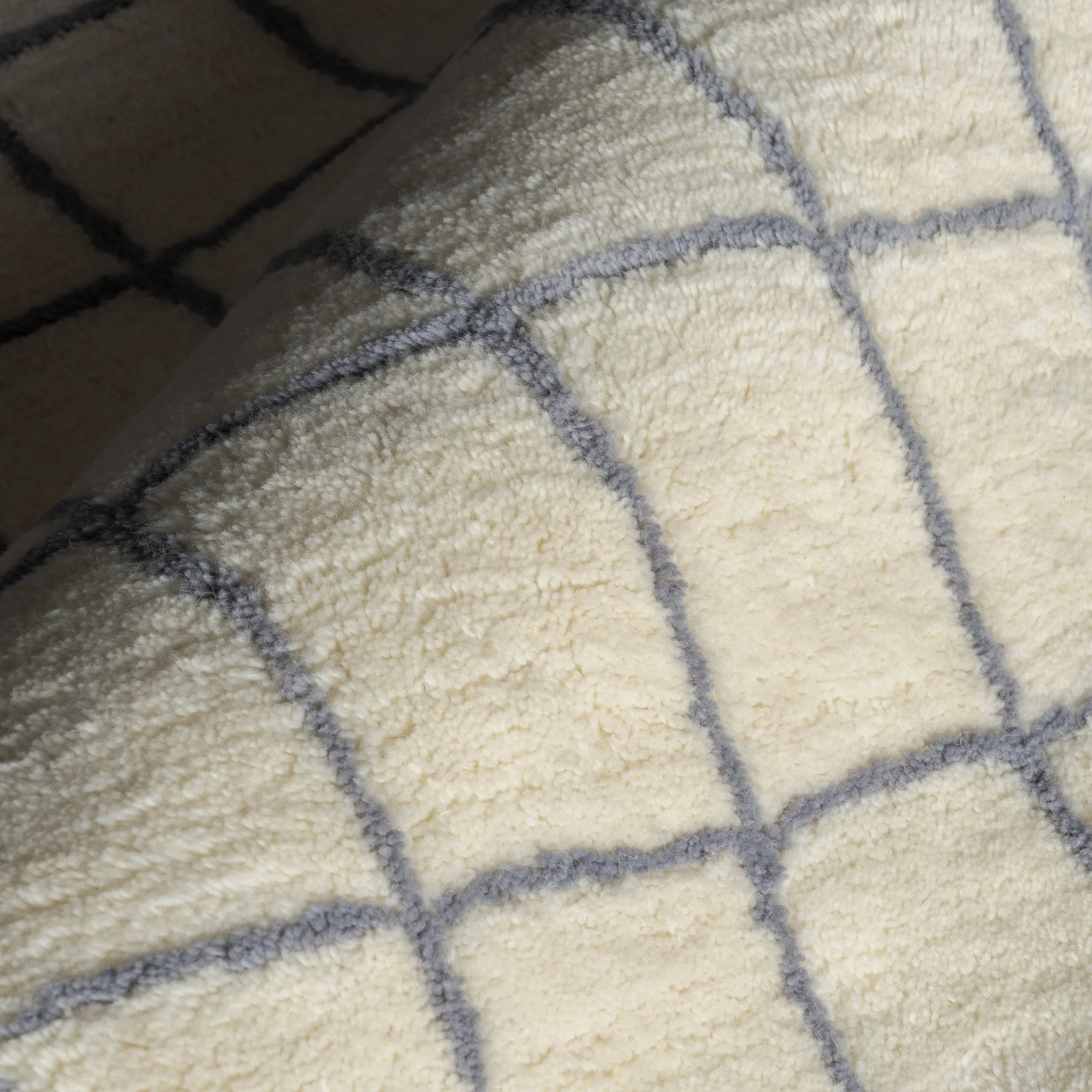 Highlands Checked Rug | Ivory - Image 3