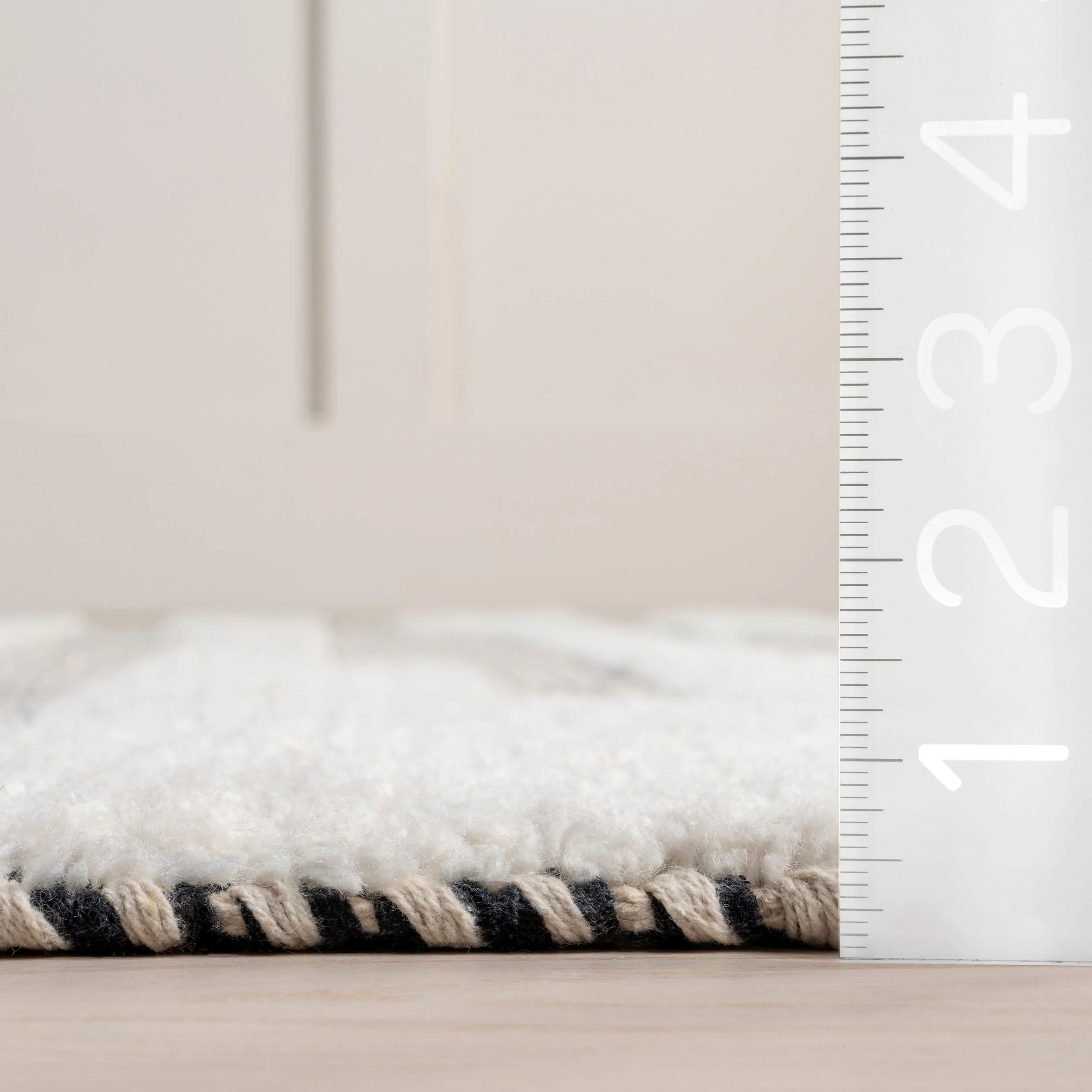 Hyperion Tasseled Cotton and Wool Rug | Ivory - Image 4