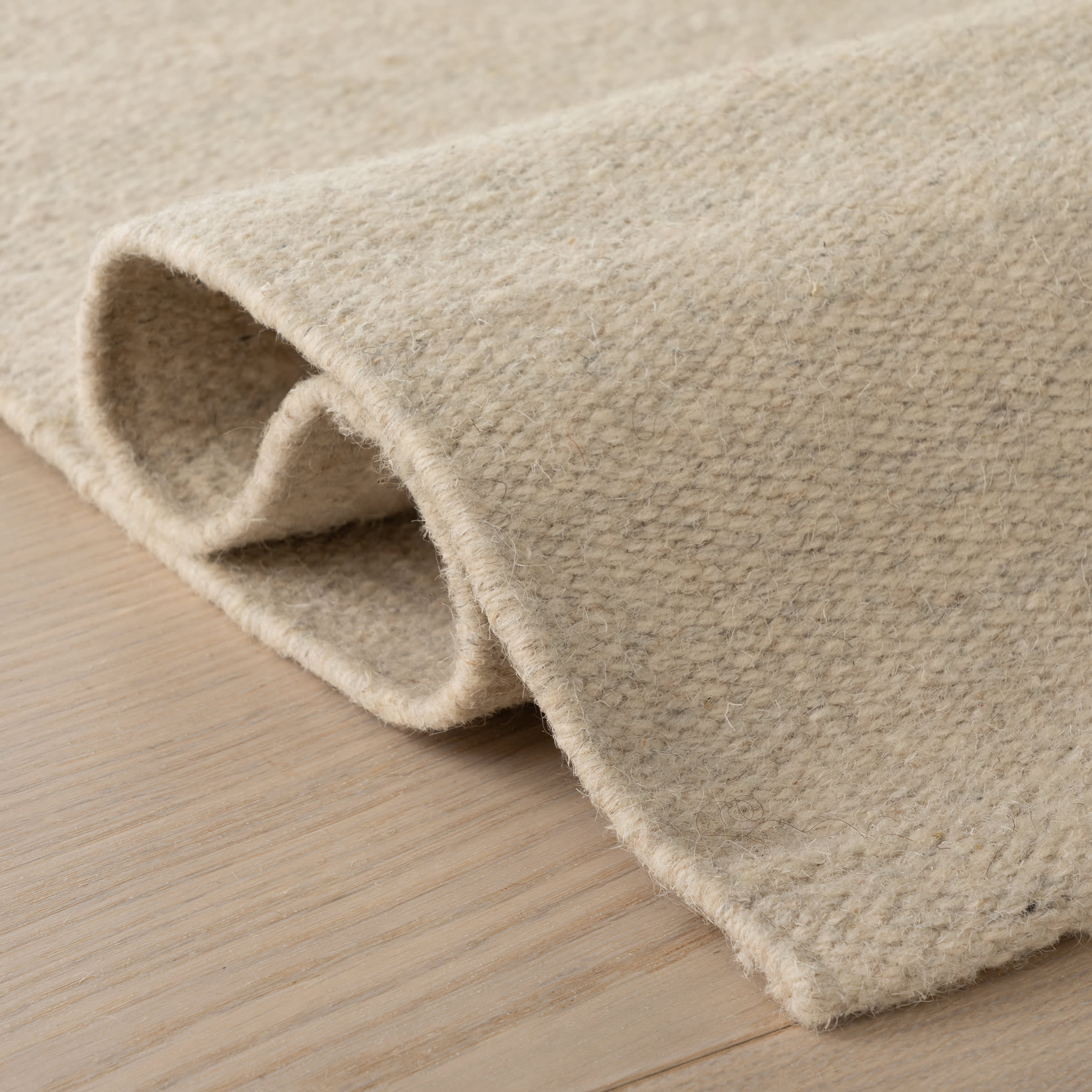 Iirela Modern Ivory Rug | Ivory - Image 2
