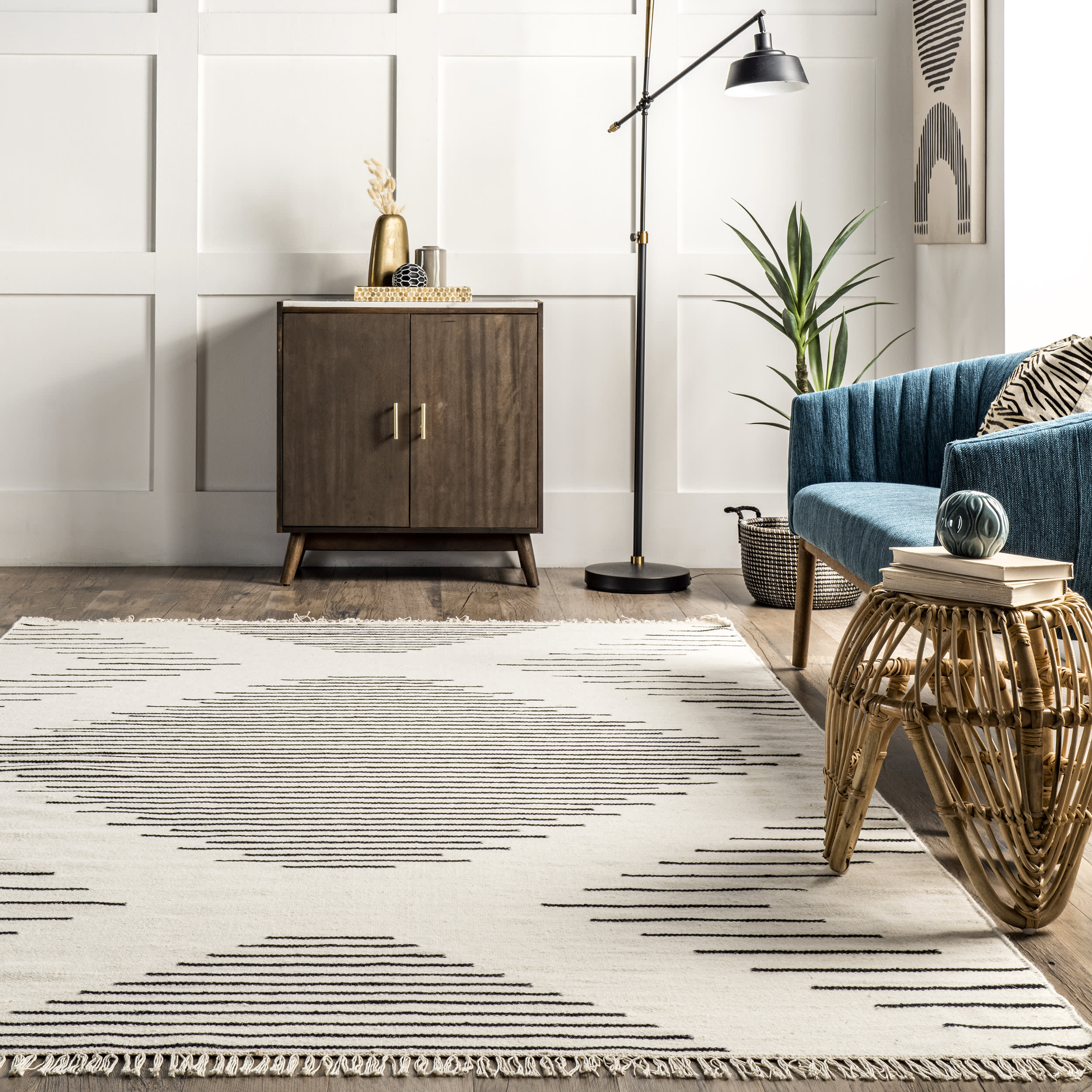 Indie Pinstripe Tasseled Rug | Ivory - Image 4