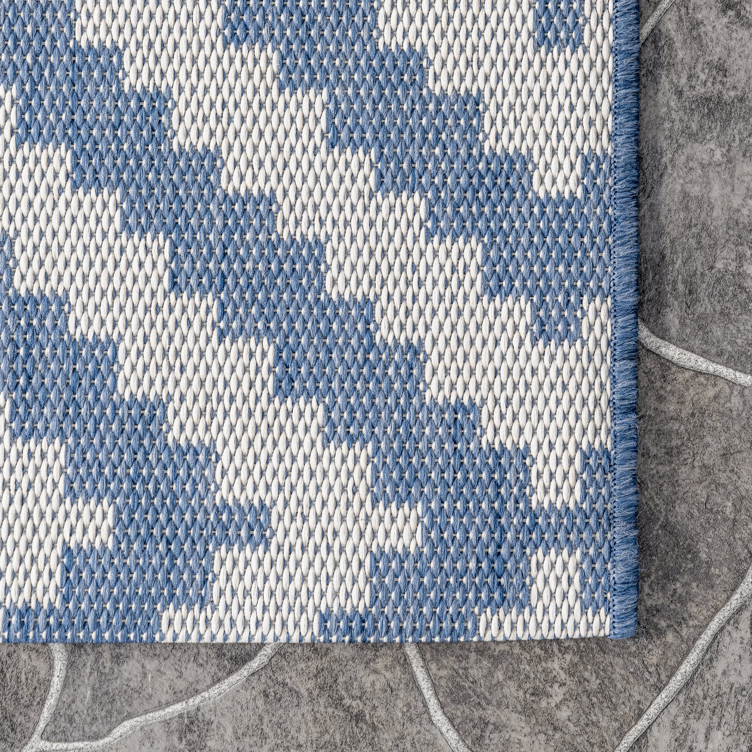 Indoor/Outdoor Diamond Trellis Rug | Blue - Image 3