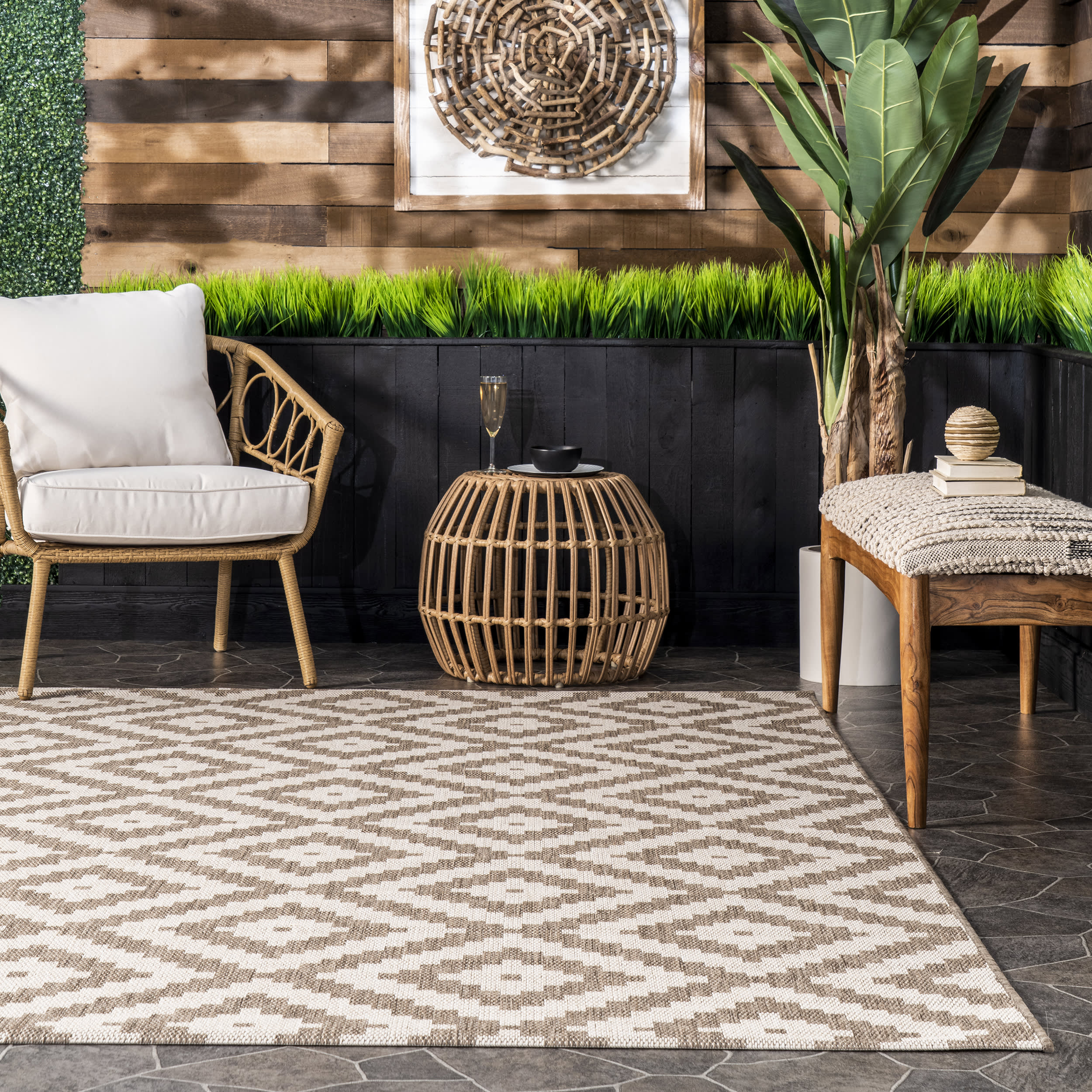 Indoor/Outdoor Diamond Trellis Rug | Taupe - Image 4