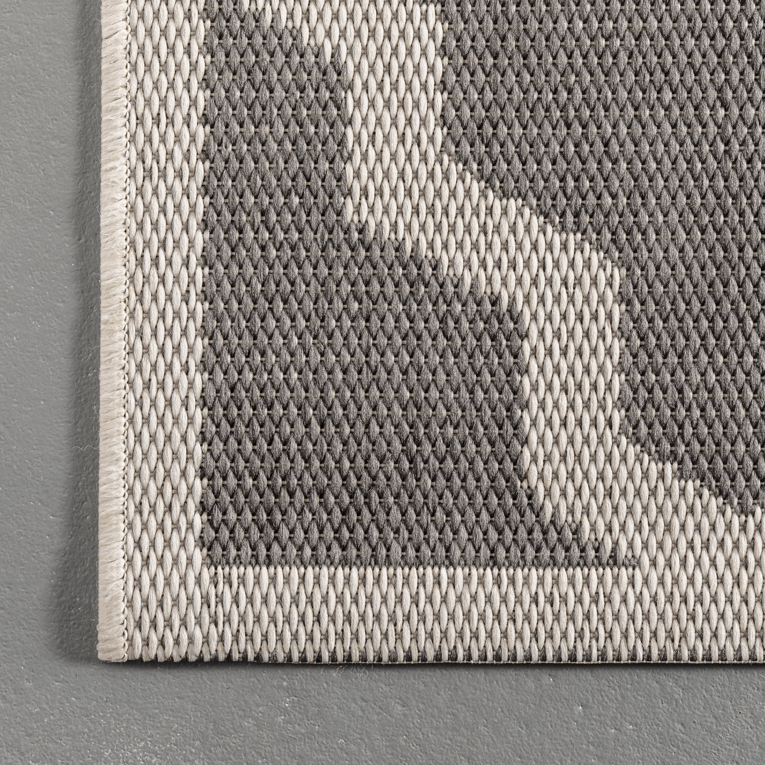Indoor/Outdoor Moroccan Trellis Rug | Grey - Image 3