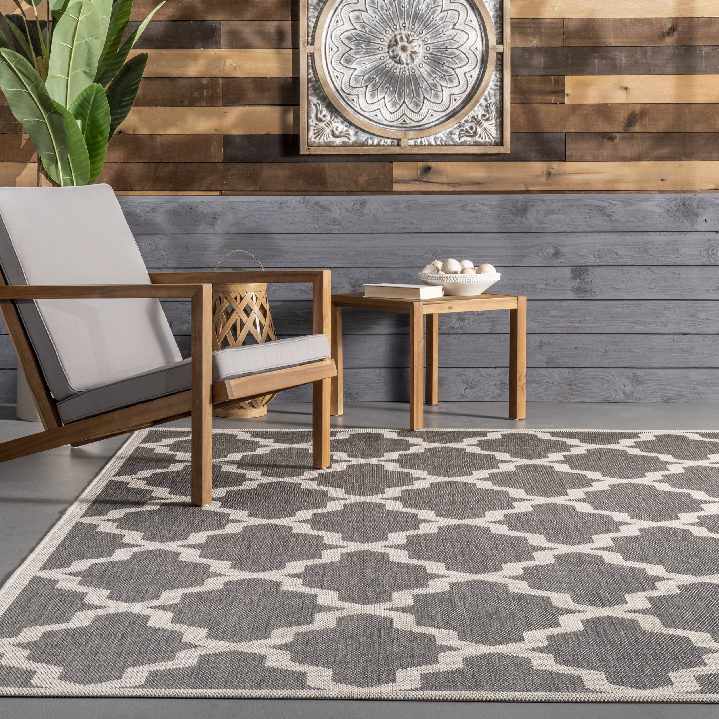 Indoor/Outdoor Moroccan Trellis Rug | Grey - Image 4