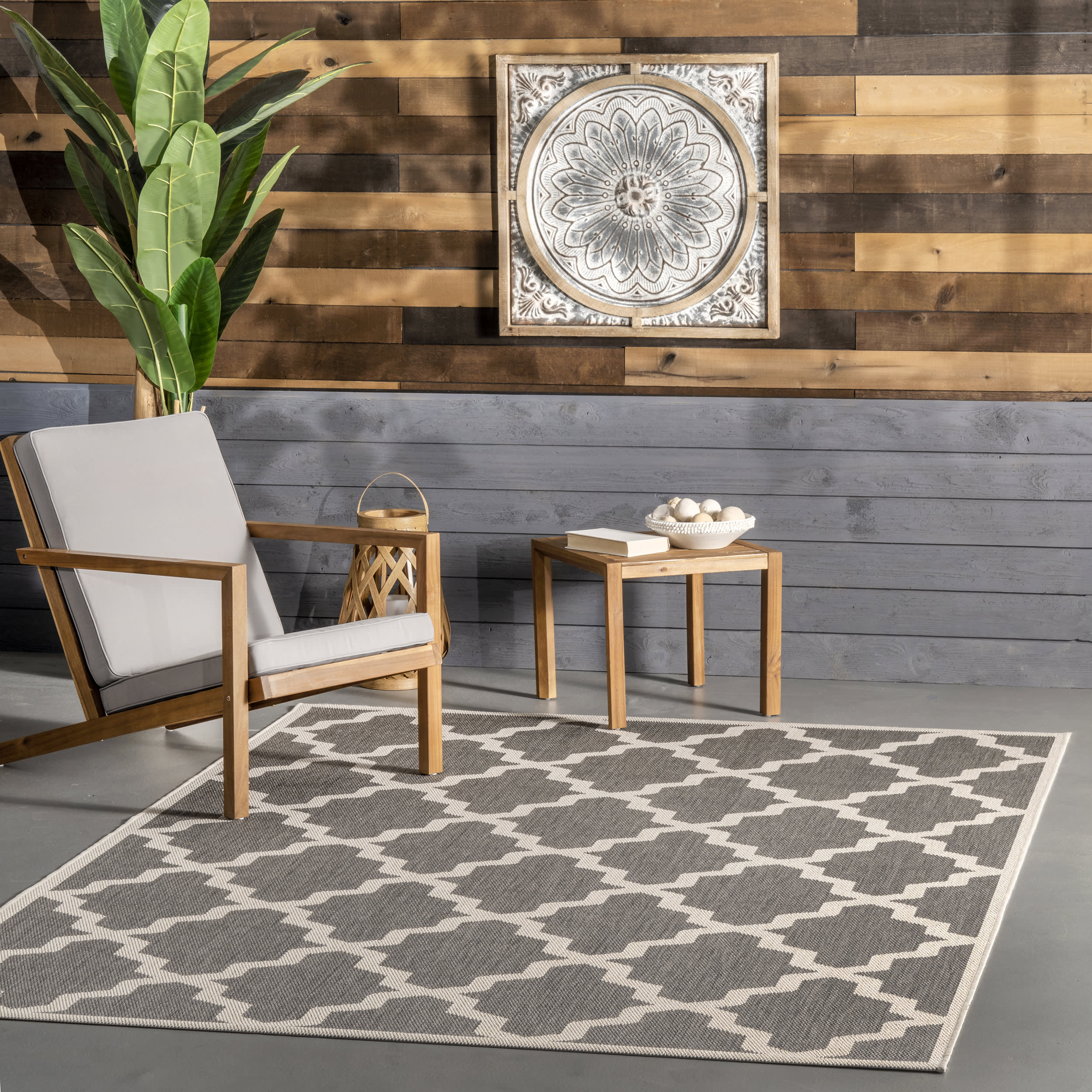 Indoor/Outdoor Moroccan Trellis Rug | Grey - Image 2