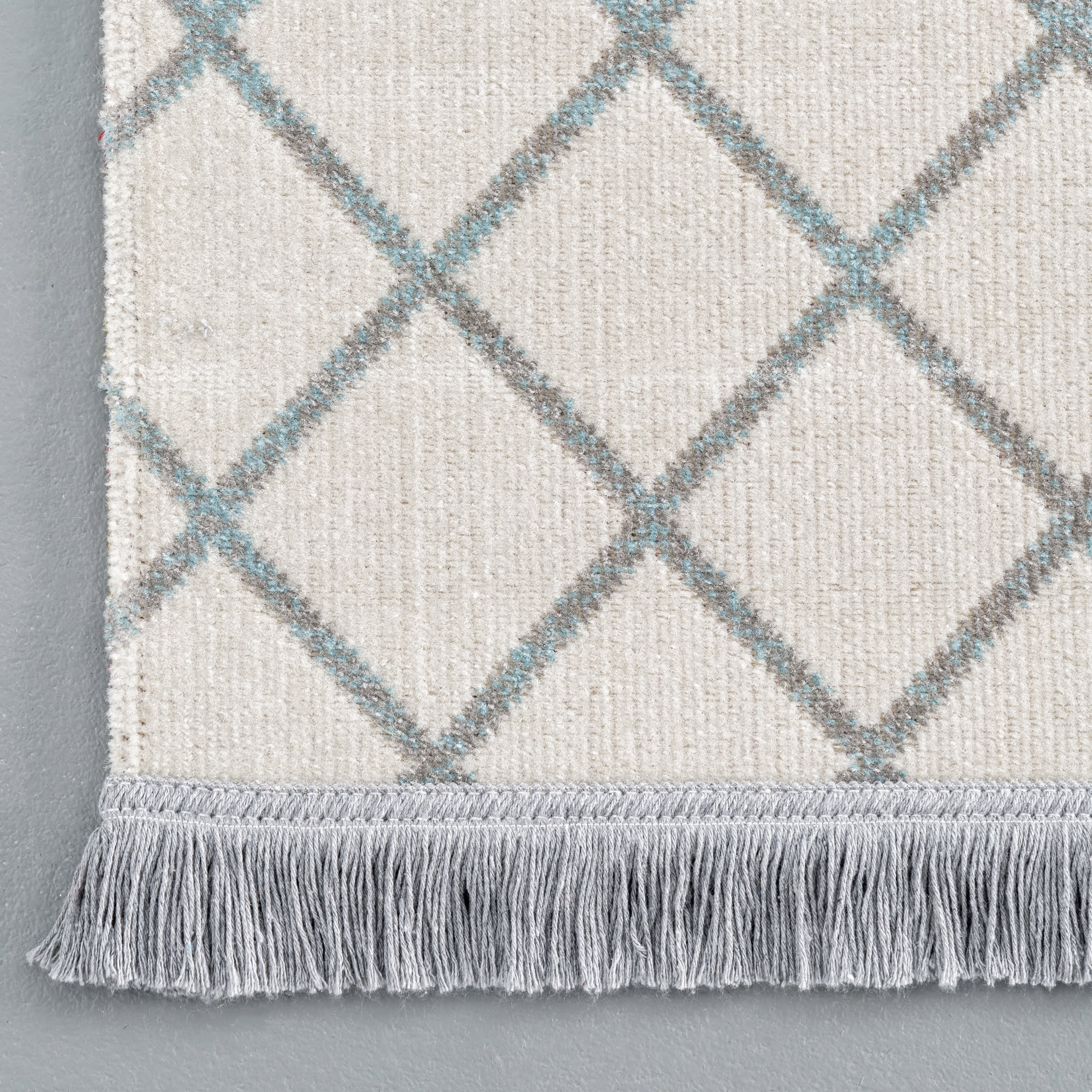 Indoor/Outdoor Trellis With Tassels Rug | Blue - Image 3