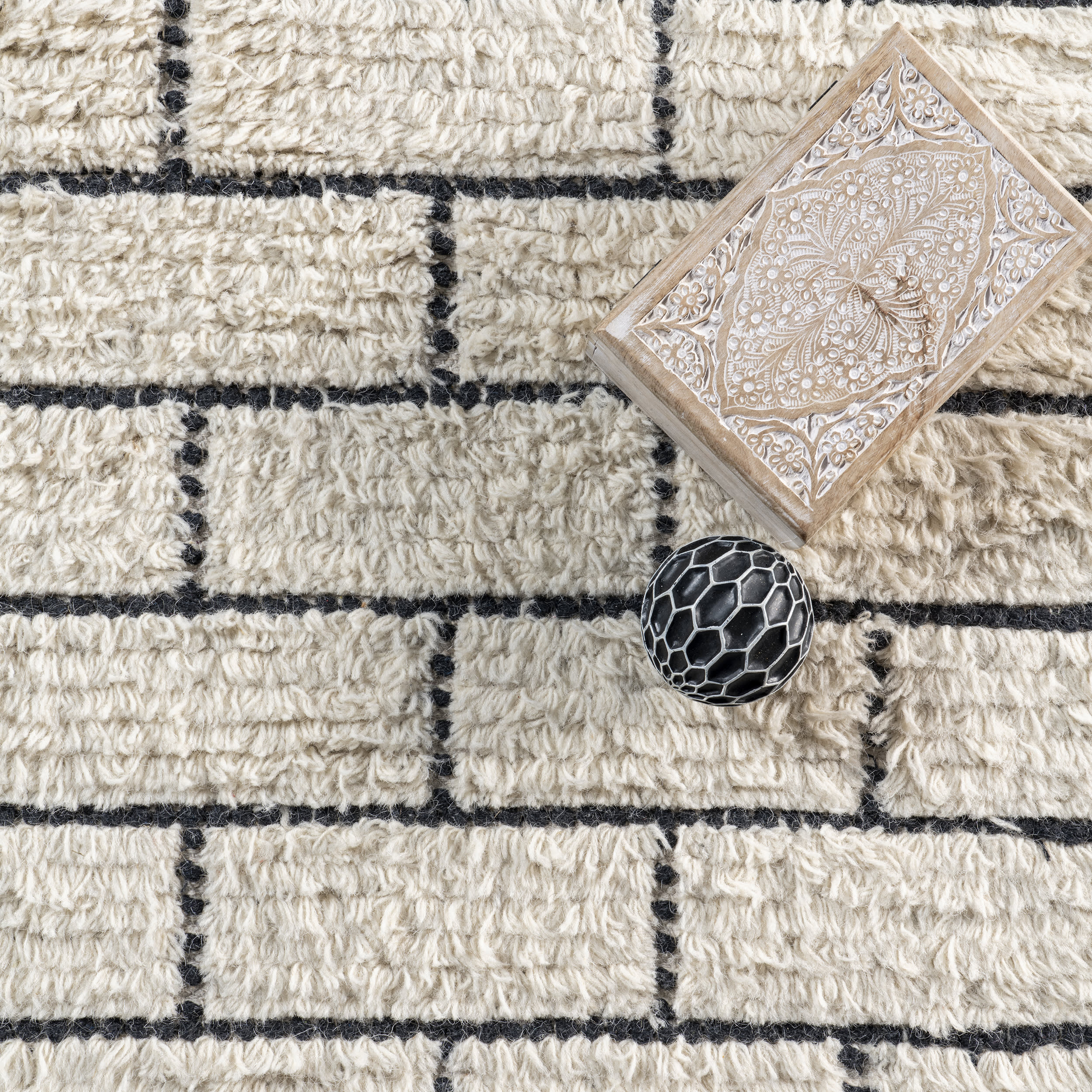 Irina Shaggy Brickwork Rug | Ivory - Image 7