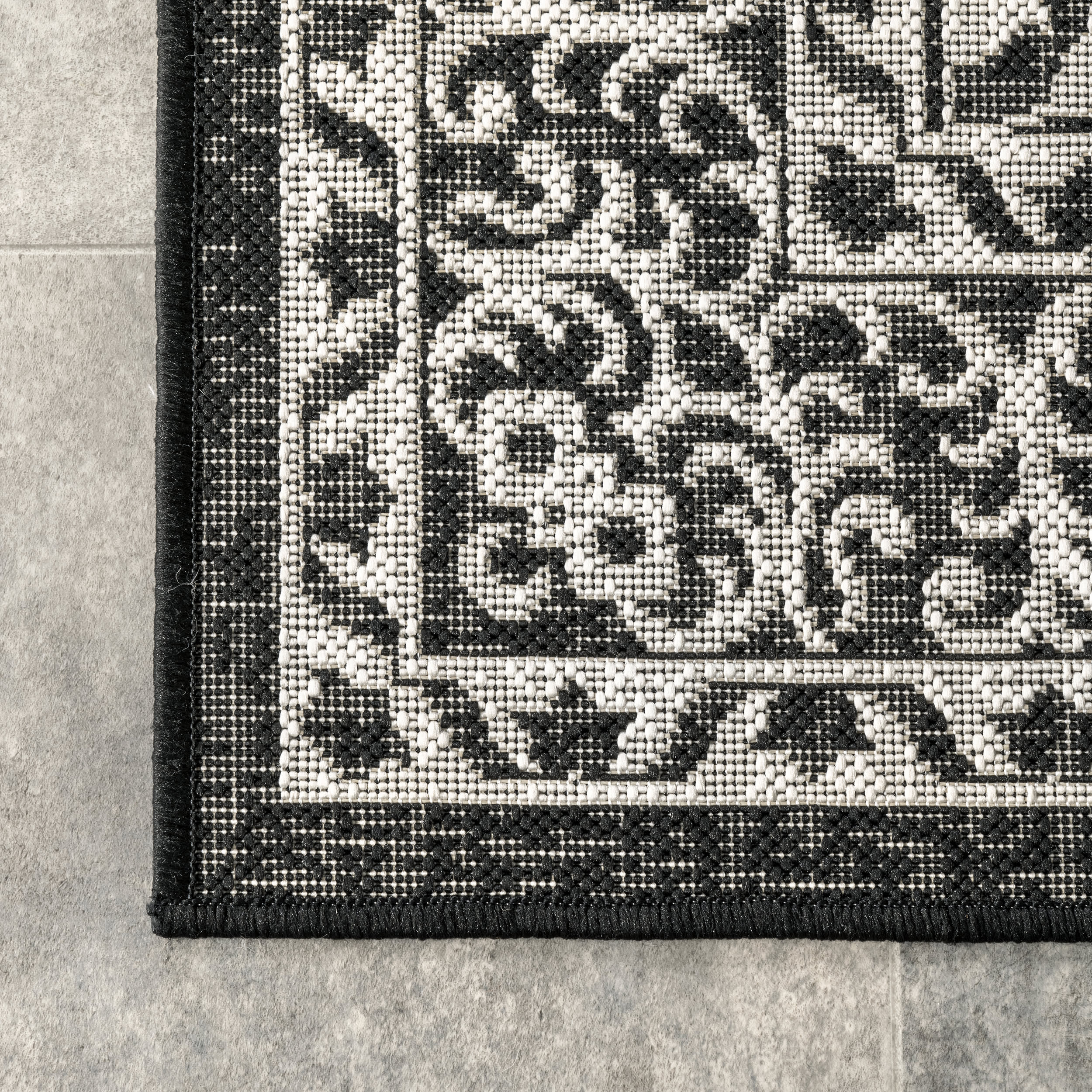 Iris Medallion Indoor/Outdoor Rug | Black - Image 3