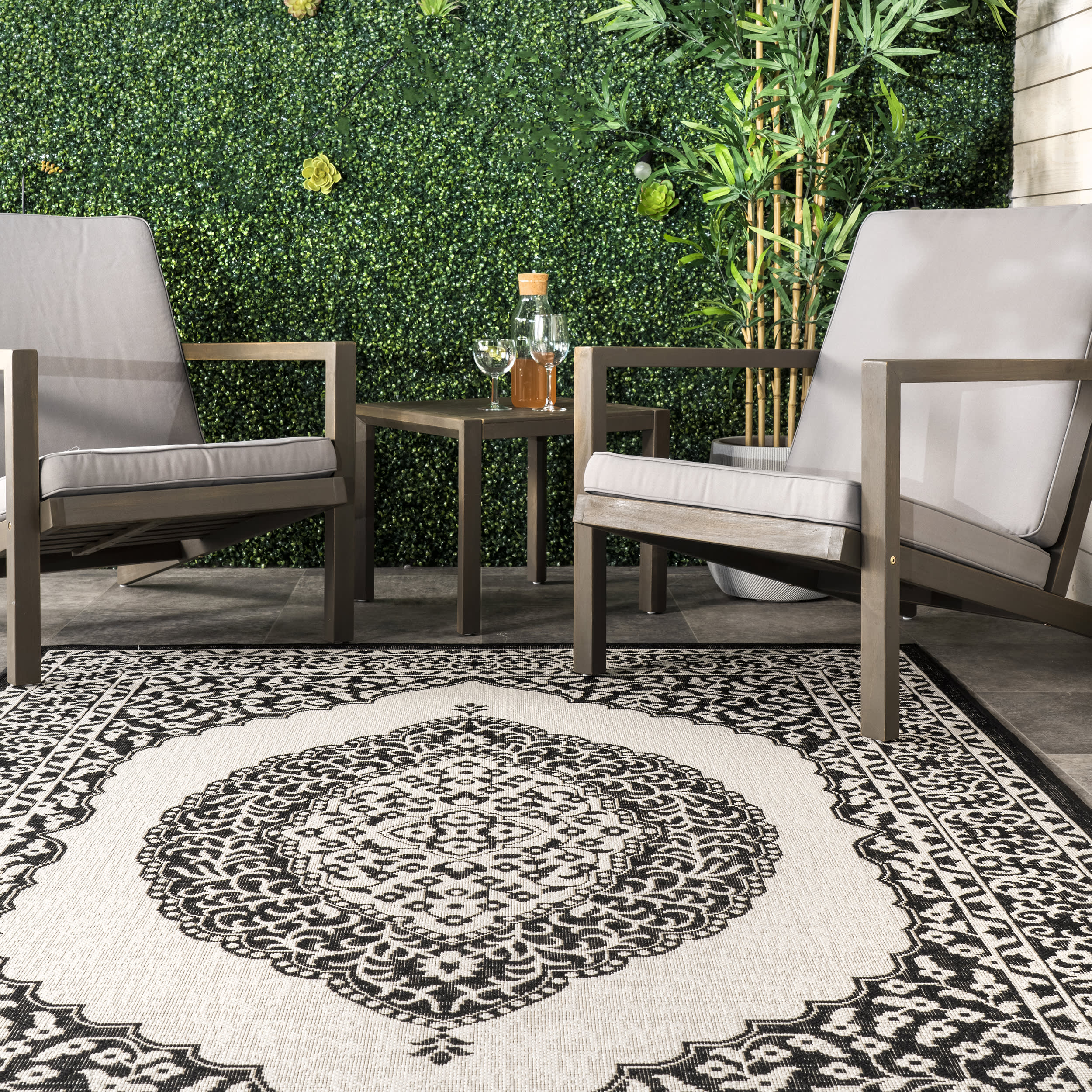 Iris Medallion Indoor/Outdoor Rug | Black - Image 4
