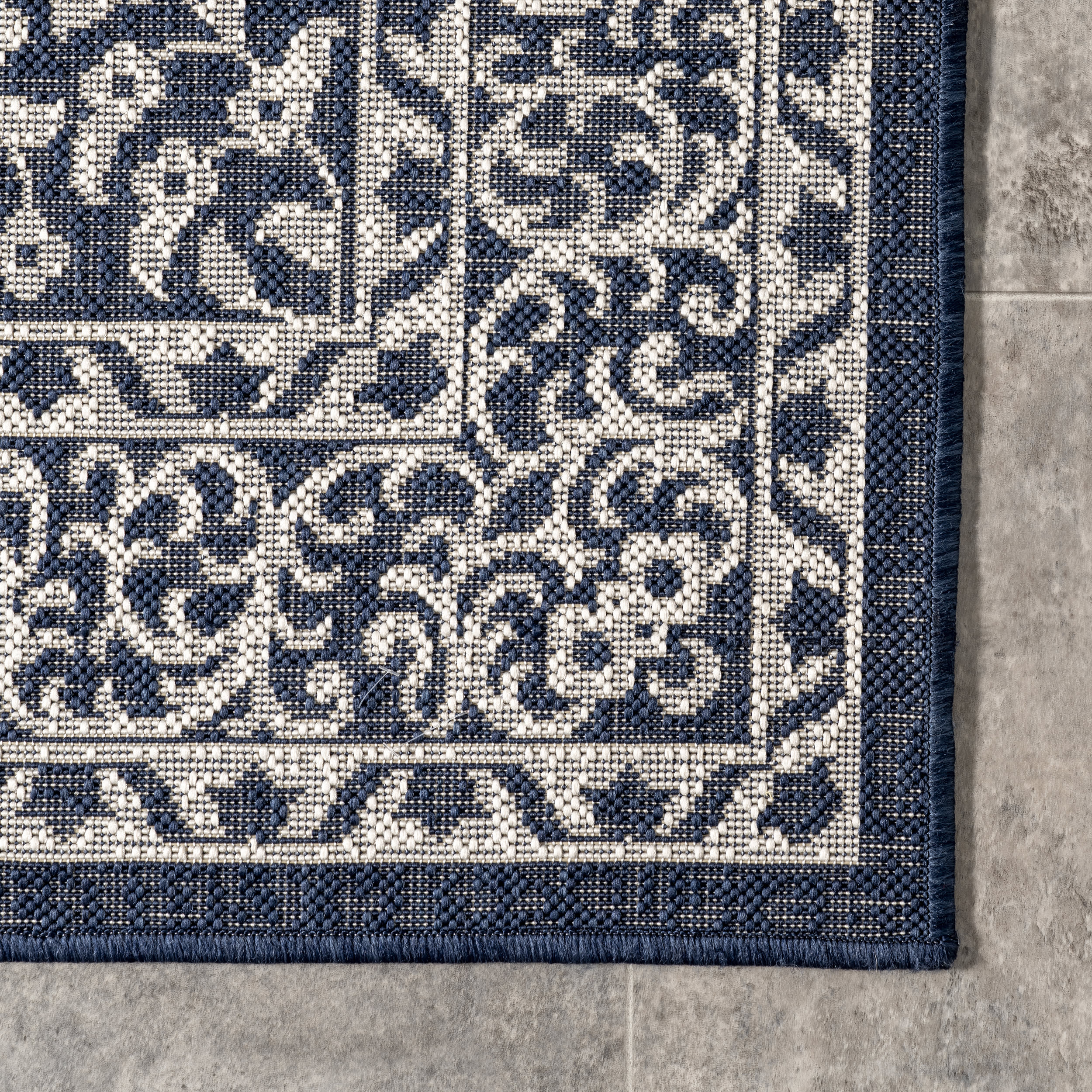 Iris Medallion Indoor/Outdoor Rug | Navy - Image 3