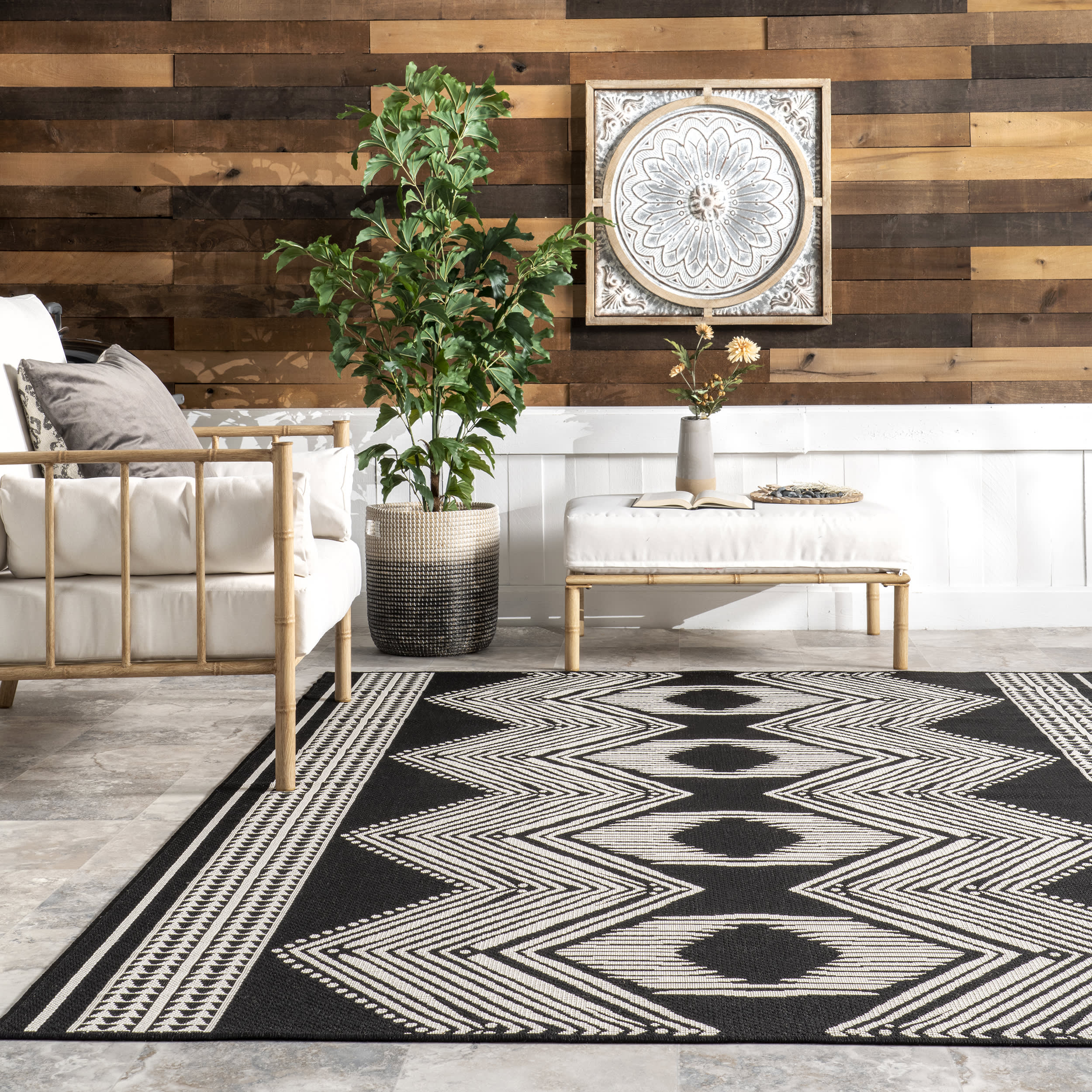 Iris Totem Indoor/Outdoor Flatweave Rug | Black - Image 4