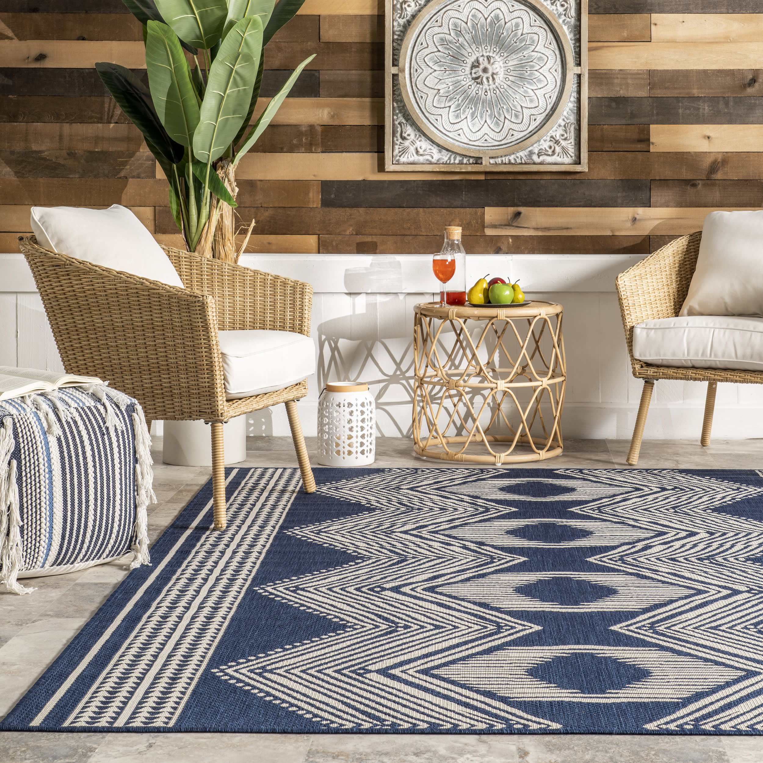 Iris Totem Indoor/Outdoor Flatweave Rug | Navy - Image 4