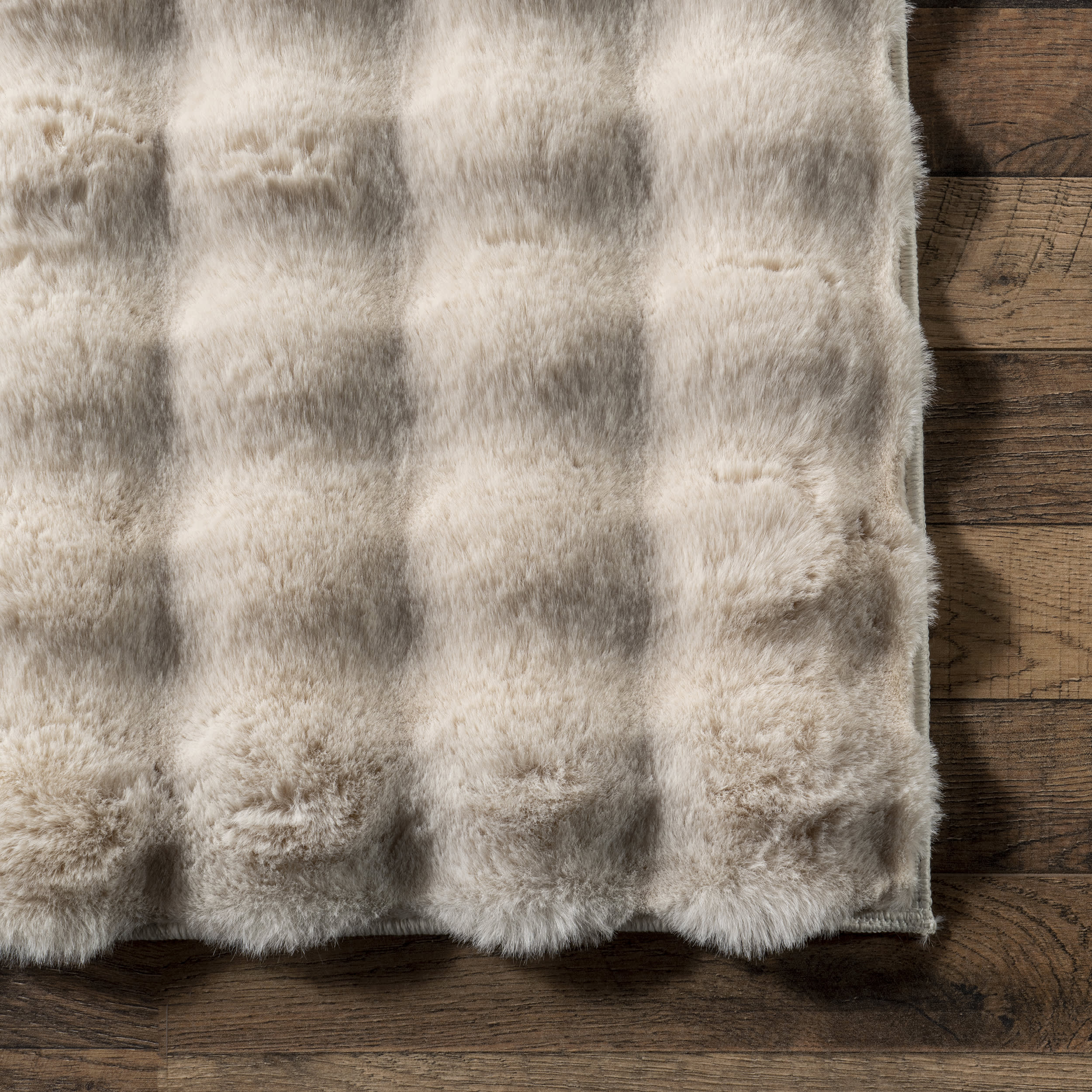 Ivana Checkered Plush Cloud Washable Rug | Beige - Image 3