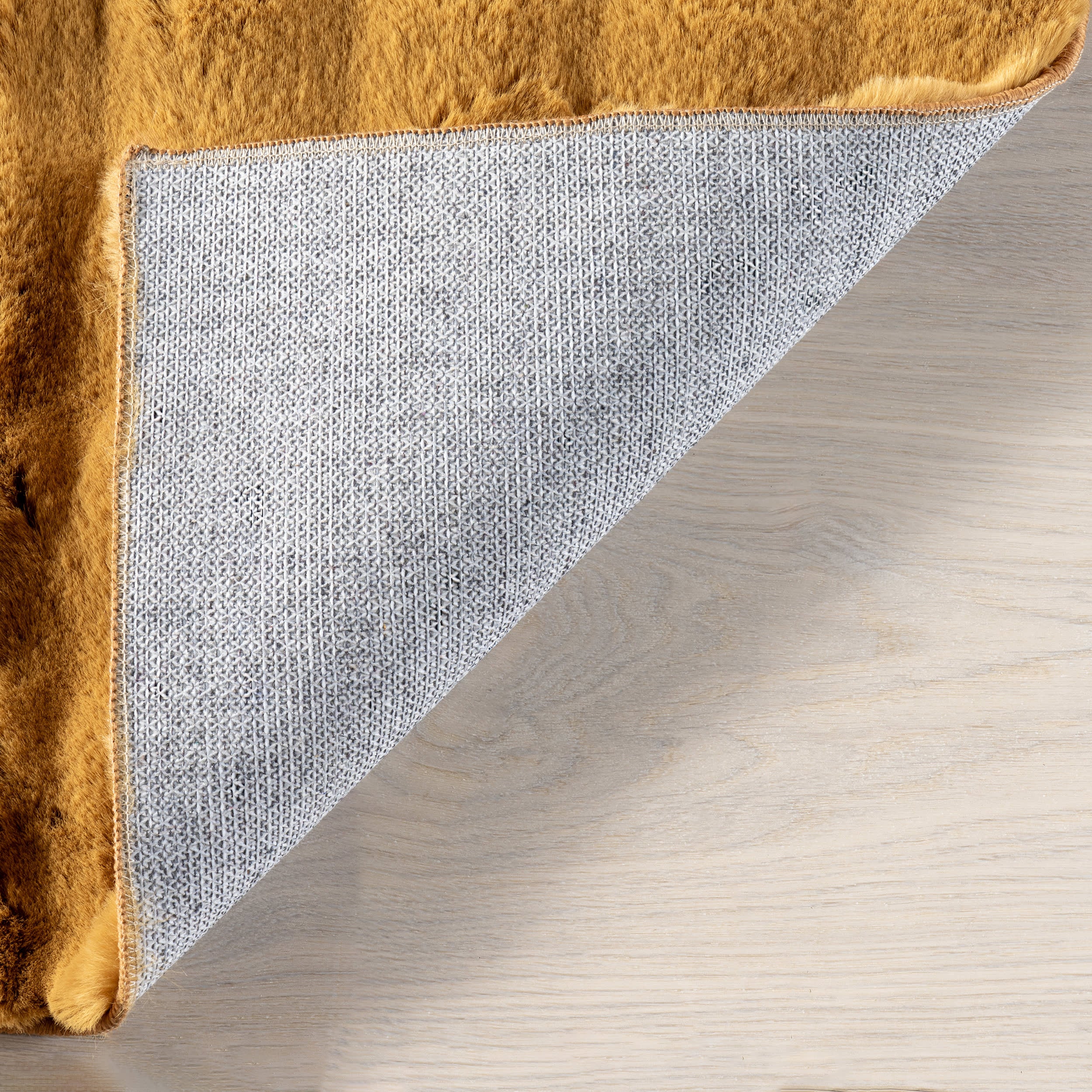 Ivana Checkered Plush Cloud Washable Rug | Gold - Image 8