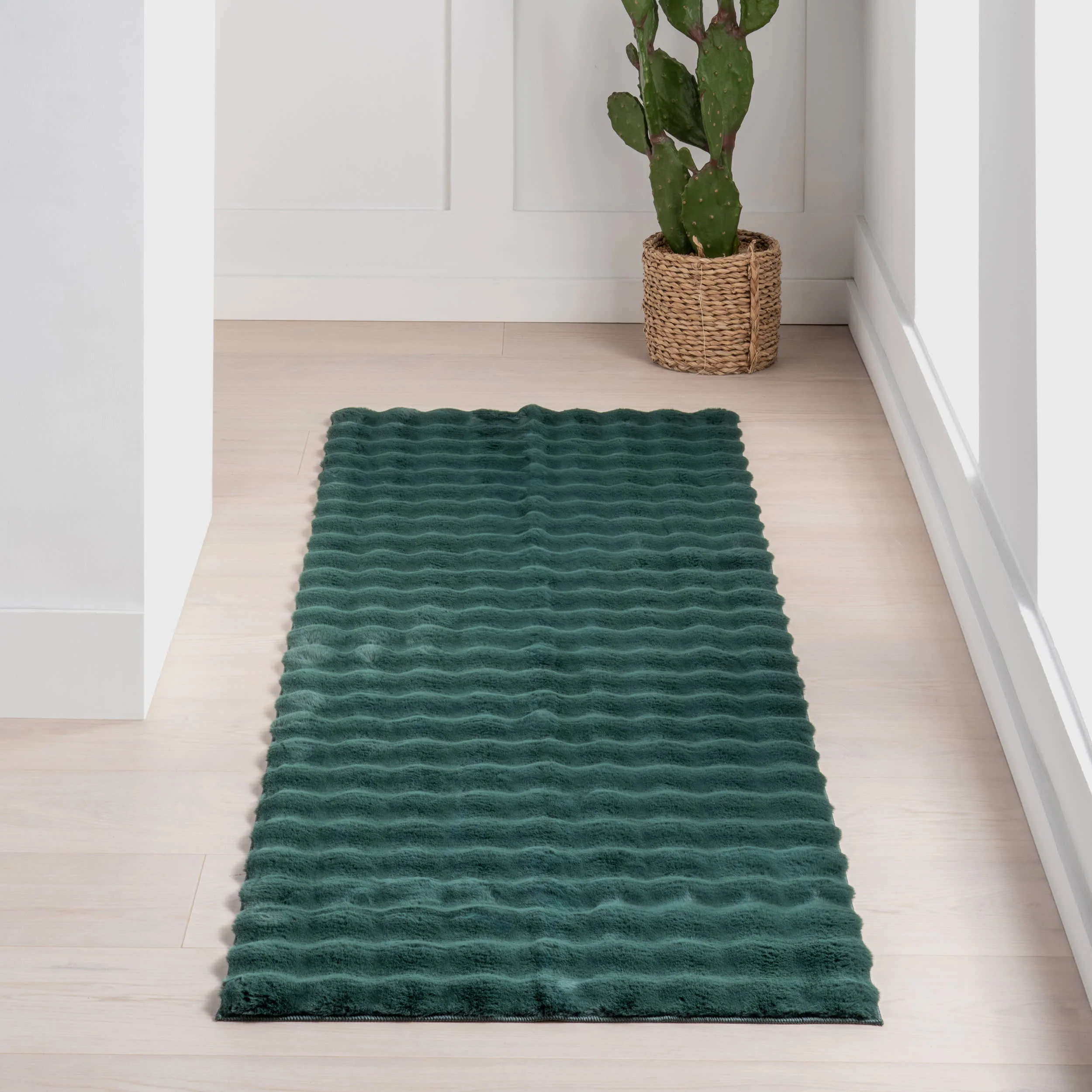 Ivana Checkered Plush Cloud Washable Rug | Hunter Green - Image 2