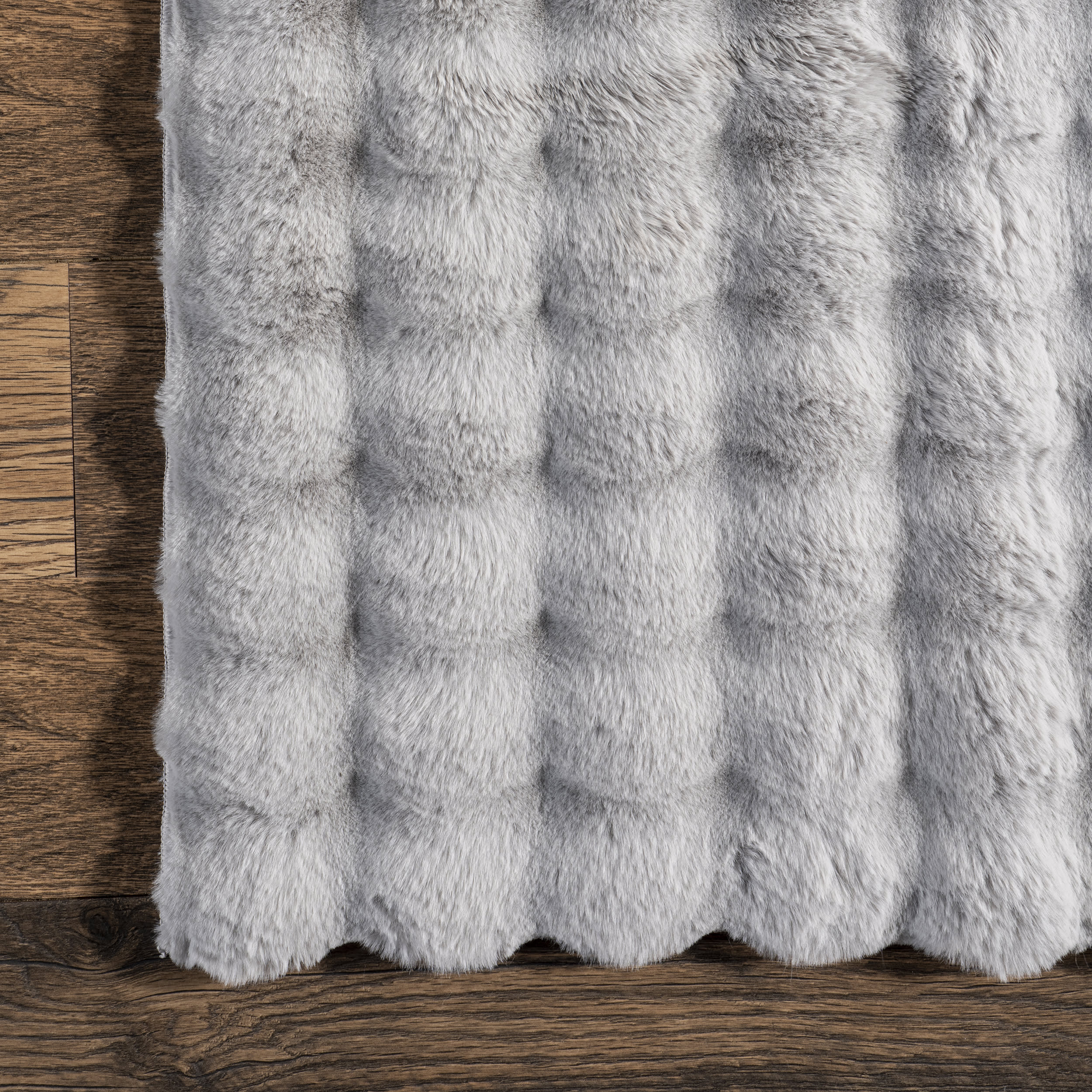 Ivana Checkered Plush Cloud Washable Rug | Silver - Image 3