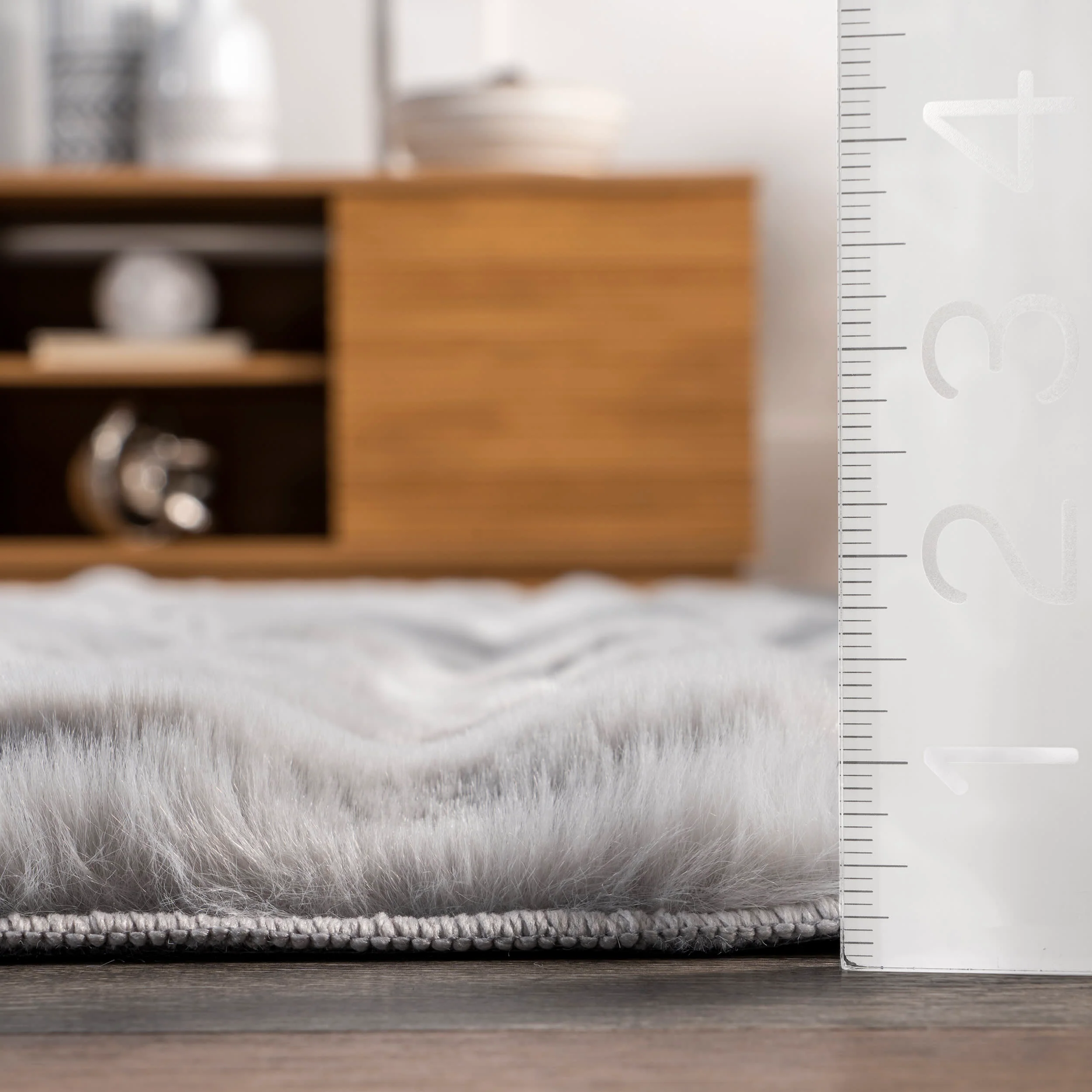 Ivana Checkered Plush Cloud Washable Rug | Silver - Image 5