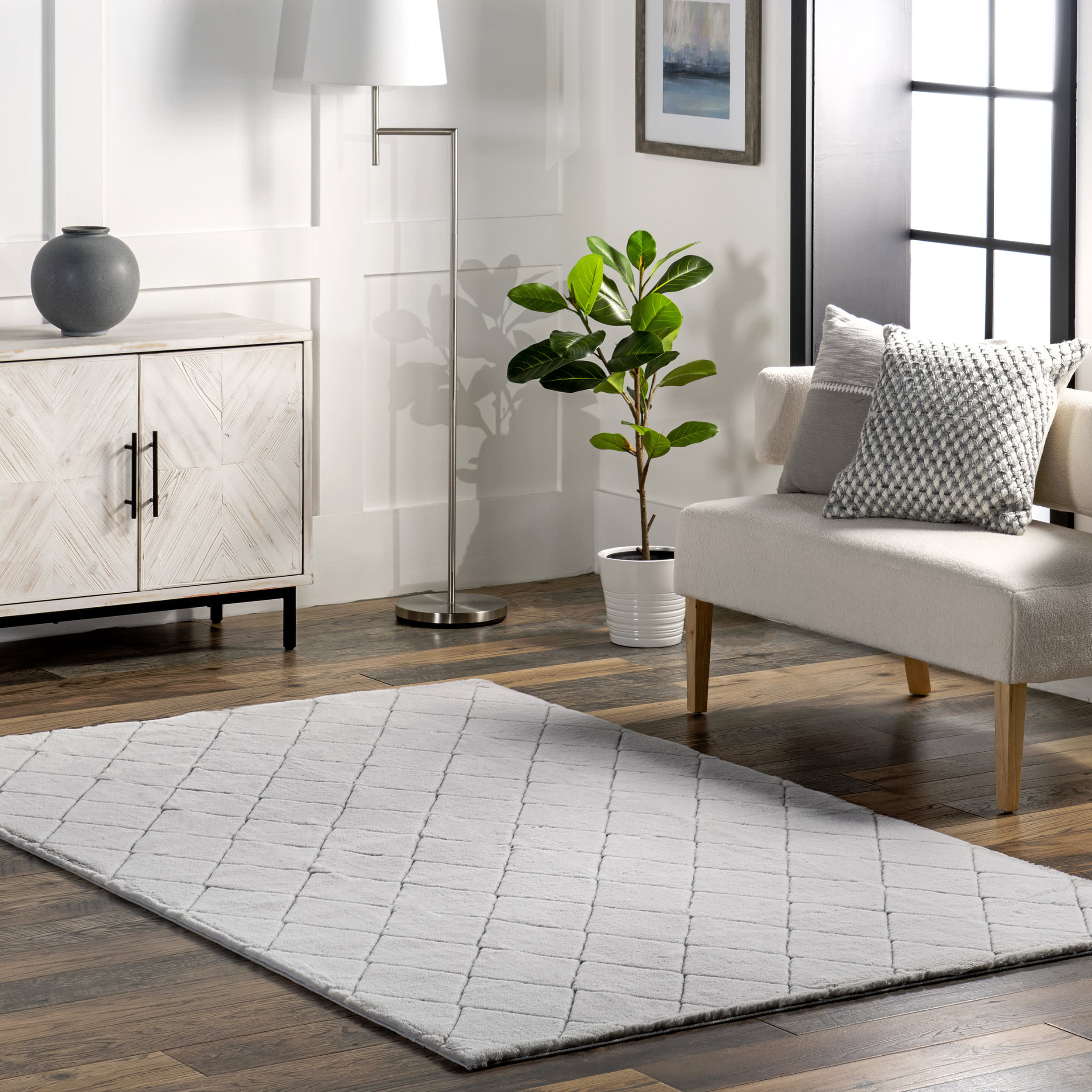 Jaylene Trellis Plush Cloud Washable Rug | Silver - Image 2
