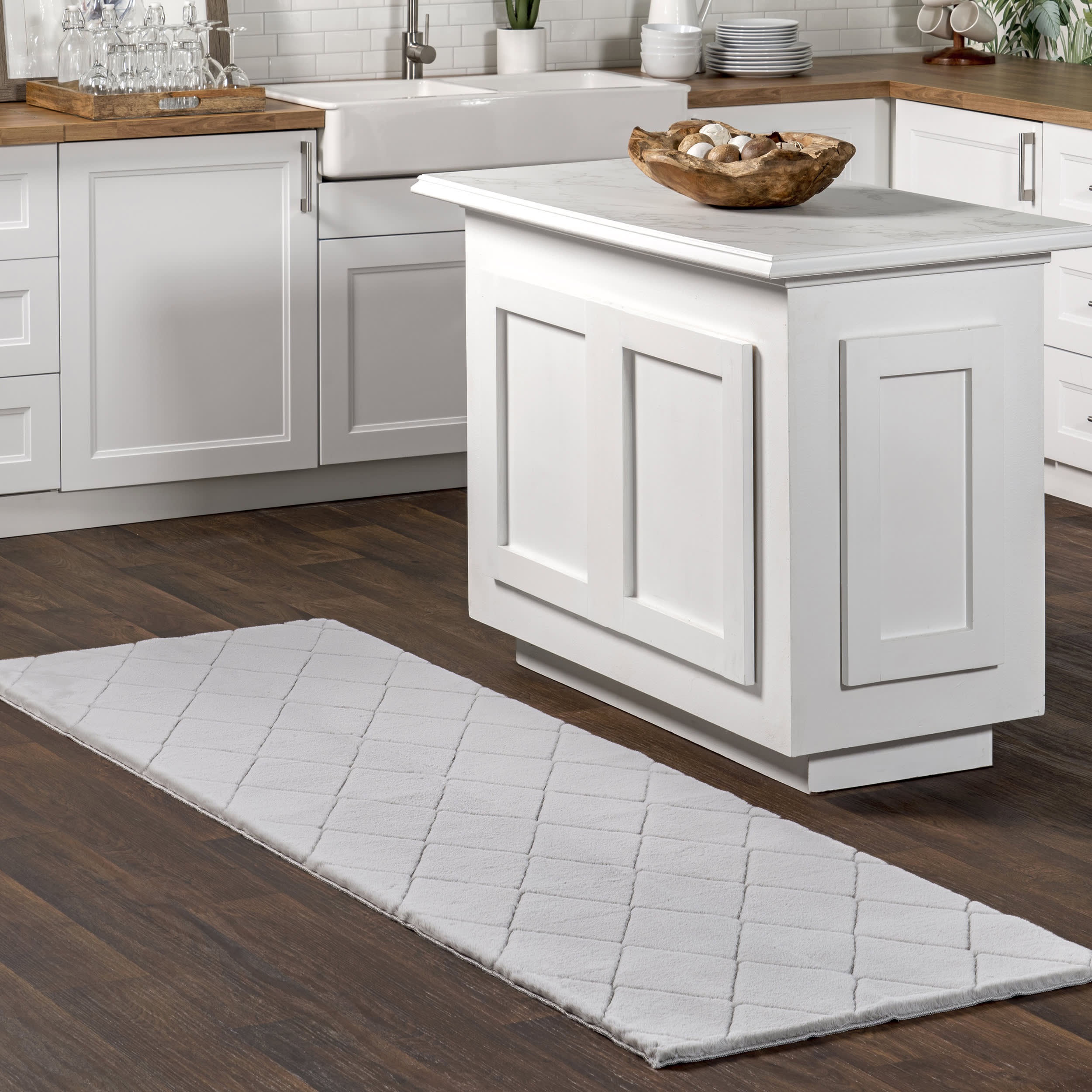 Jaylene Trellis Plush Cloud Washable Rug | Silver - Image 2