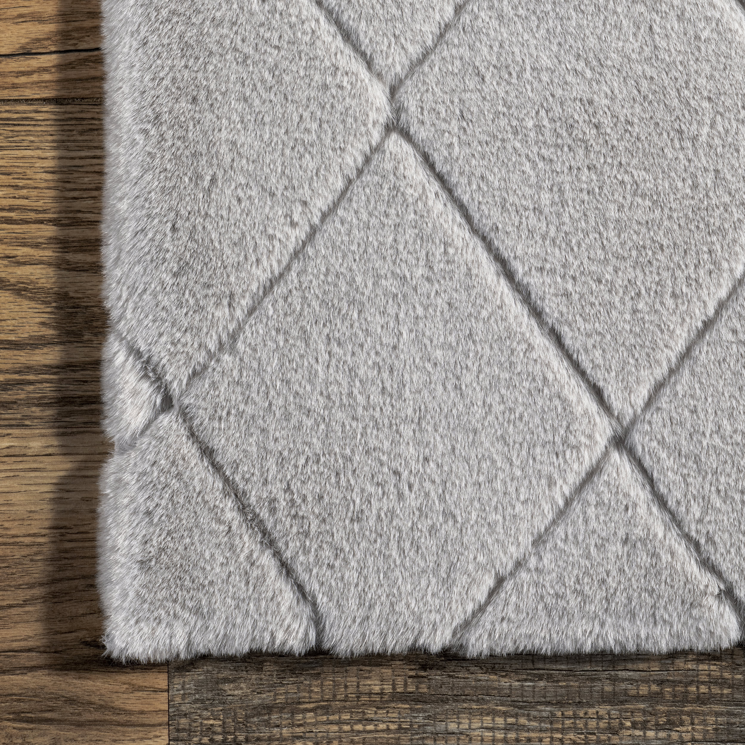 Jaylene Trellis Plush Cloud Washable Rug | Silver - Image 3