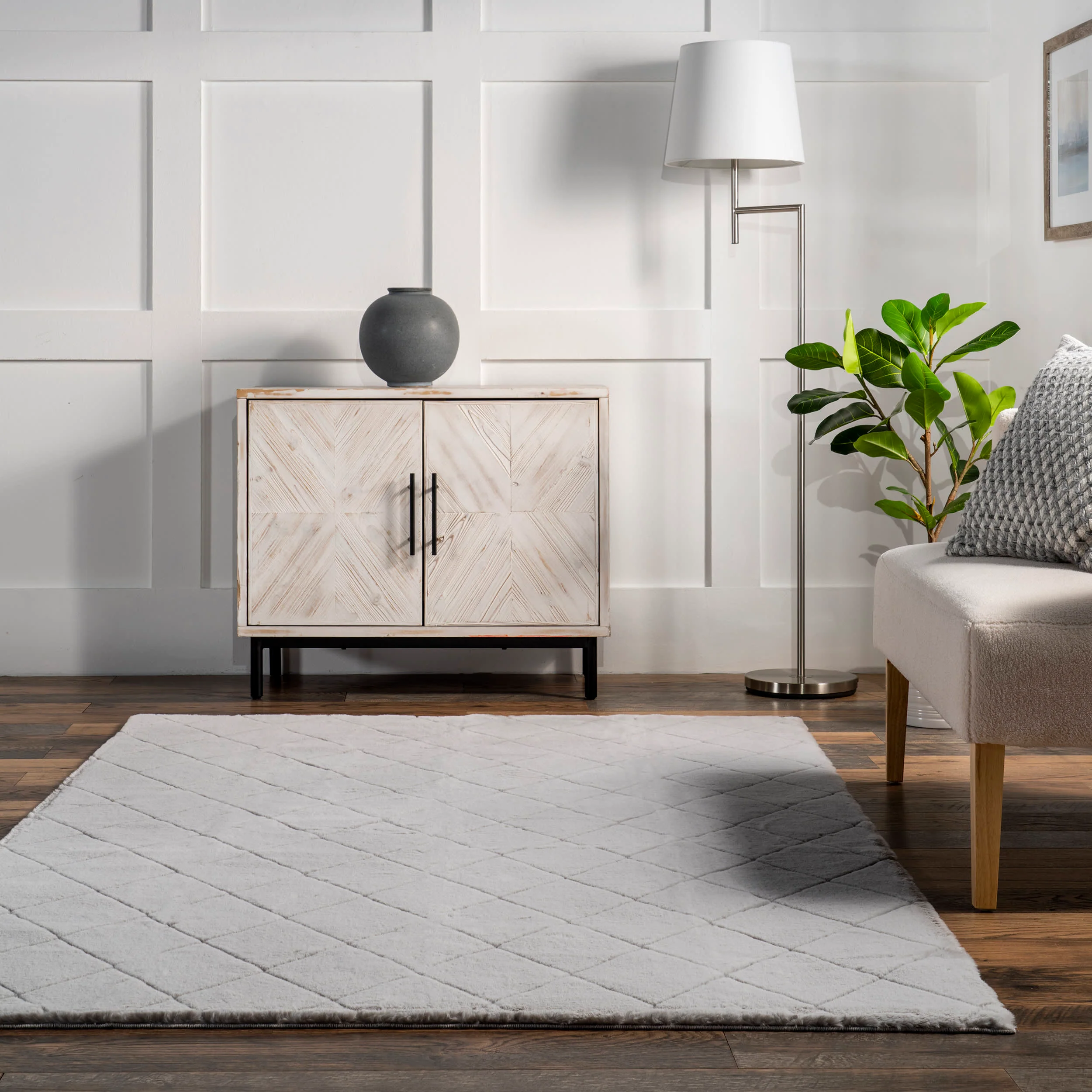 Jaylene Trellis Plush Cloud Washable Rug | Silver - Image 4