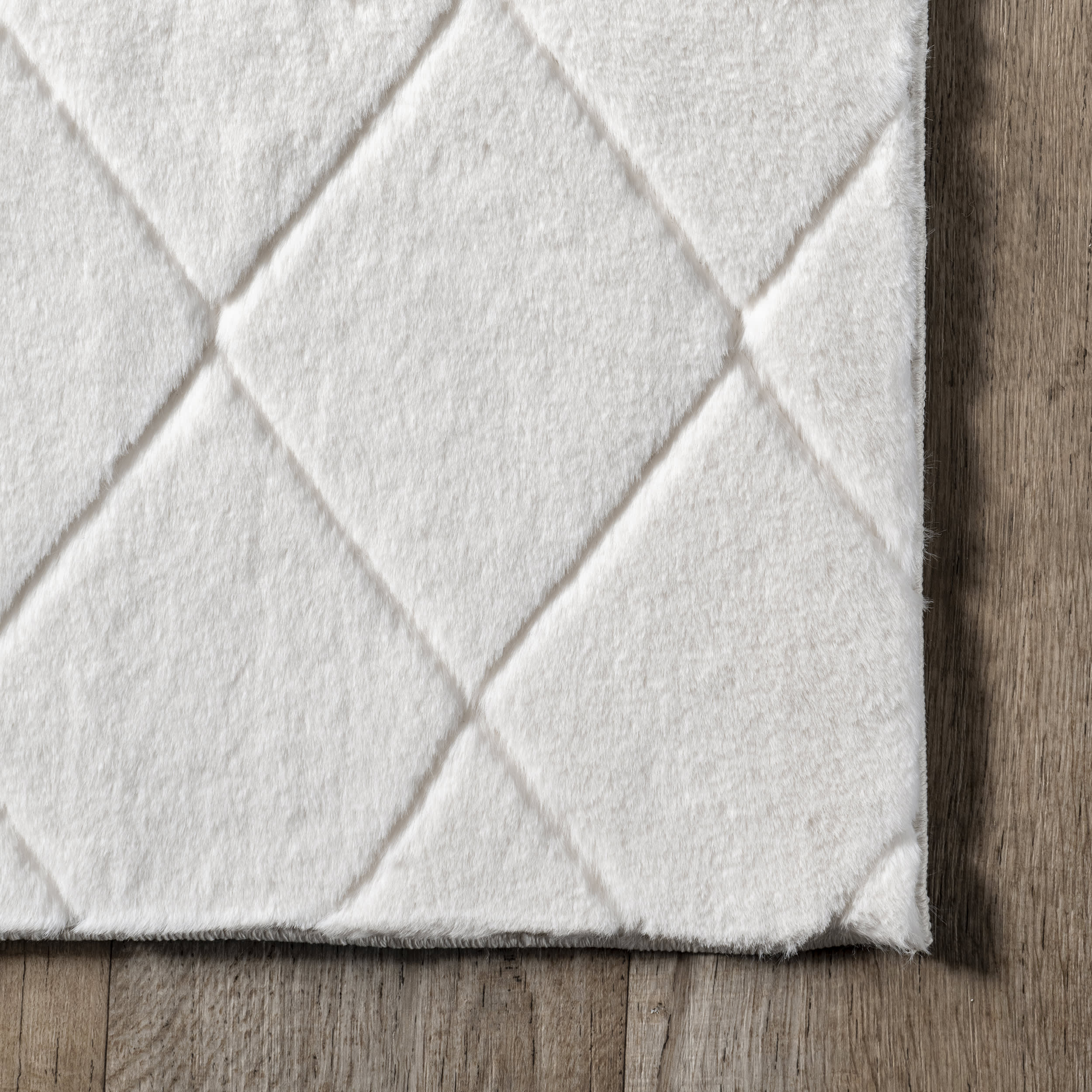 Jaylene Trellis Plush Cloud Washable Rug | White - Image 3