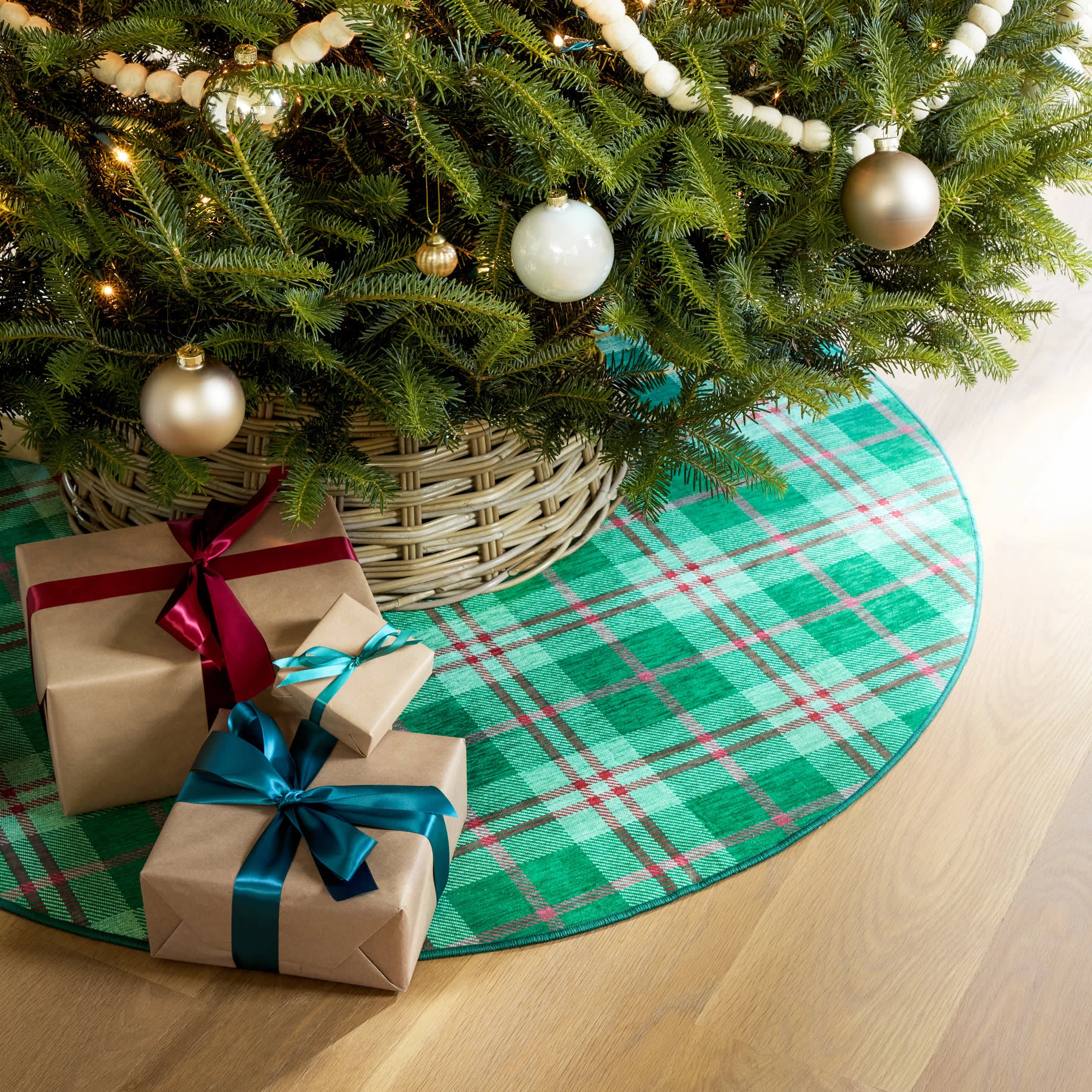 Jolly Plaid Machine Washable Rug | Green - Image 4