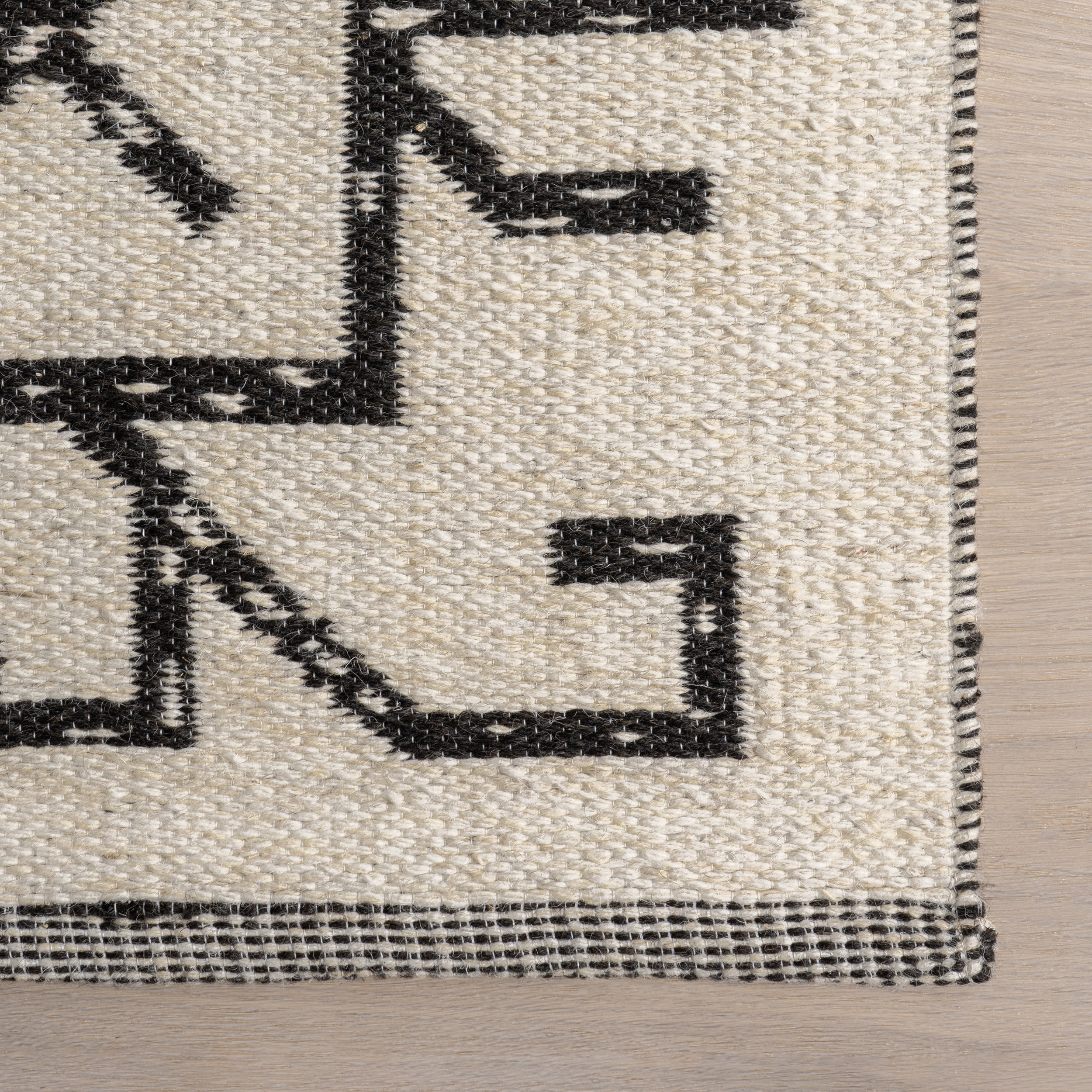 June Geometric Reversible Wool Rug | Ivory - Image 4