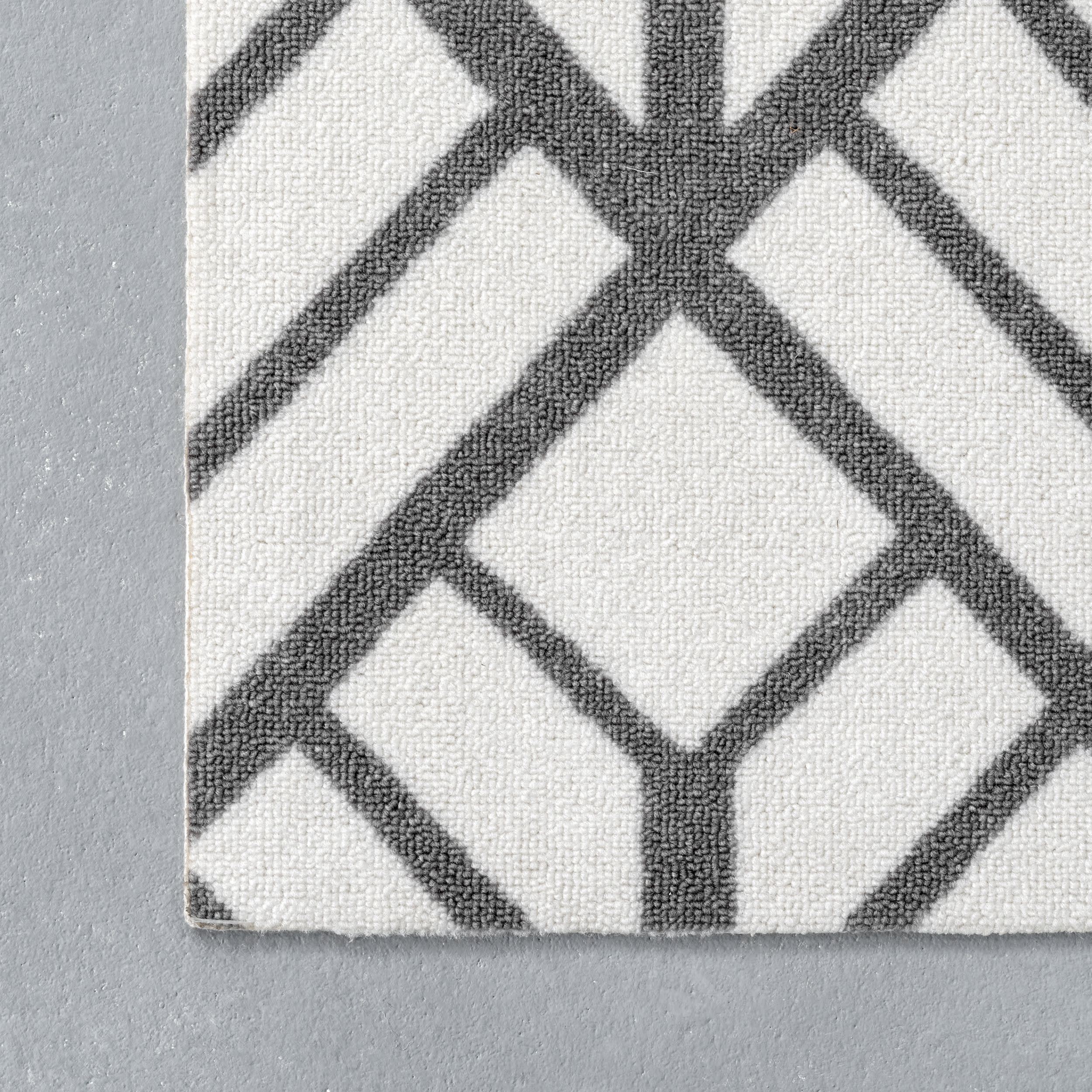 Juniper Diamond Tiles Indoor/Outdoor Rug | Grey - Image 3