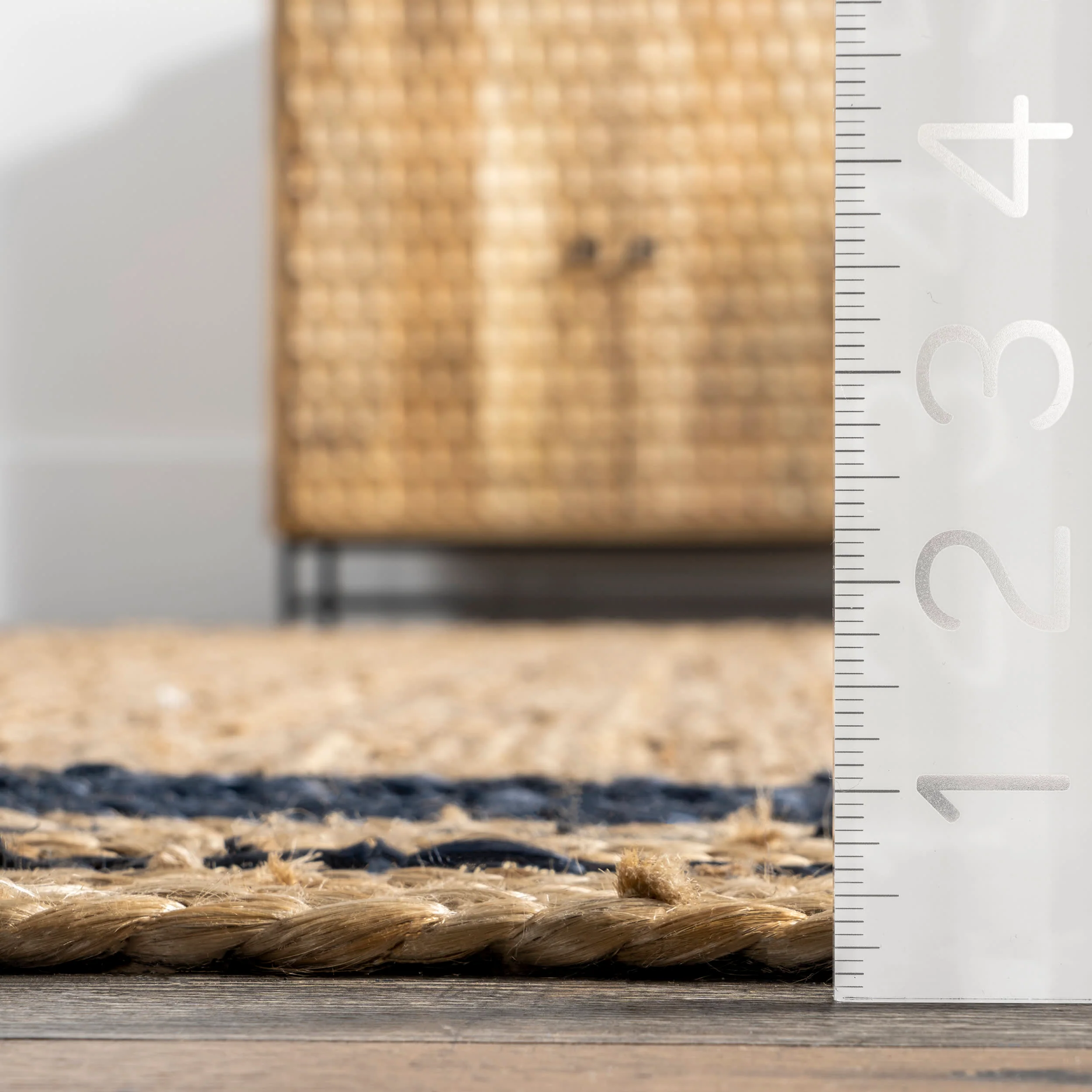 Jute Braided Saturn Border Rug | Navy - Image 5